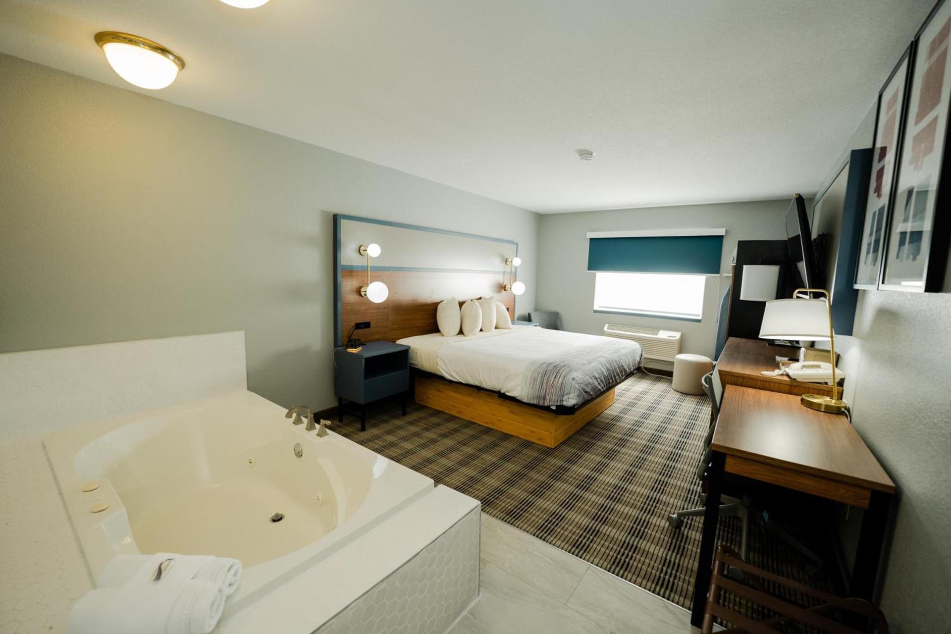 AmericInn by Wyndham Tomahawk photo 60
