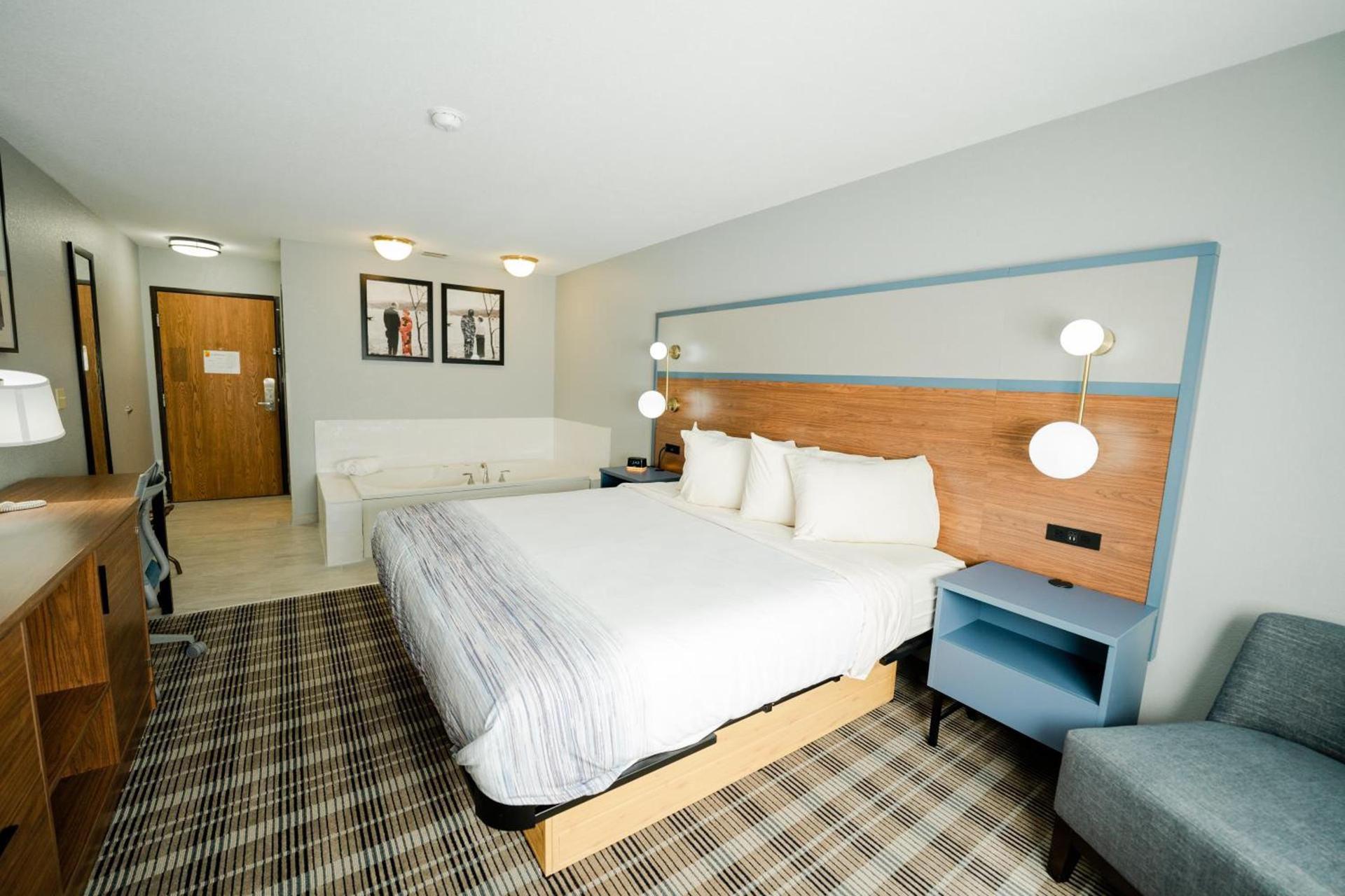 AmericInn by Wyndham Tomahawk photo 59