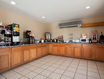 Super 8 by Wyndham Sturgis photo 17