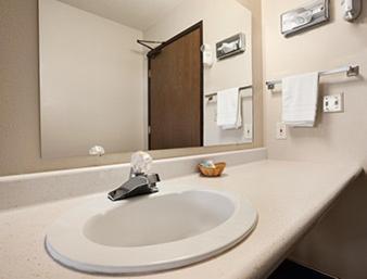 Super 8 by Wyndham Sturgis photo 8