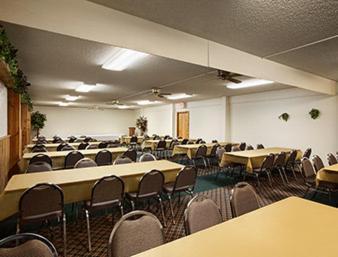 Super 8 by Wyndham Sturgis photo 7