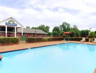 Days Inn by Wyndham Savannah photo 45