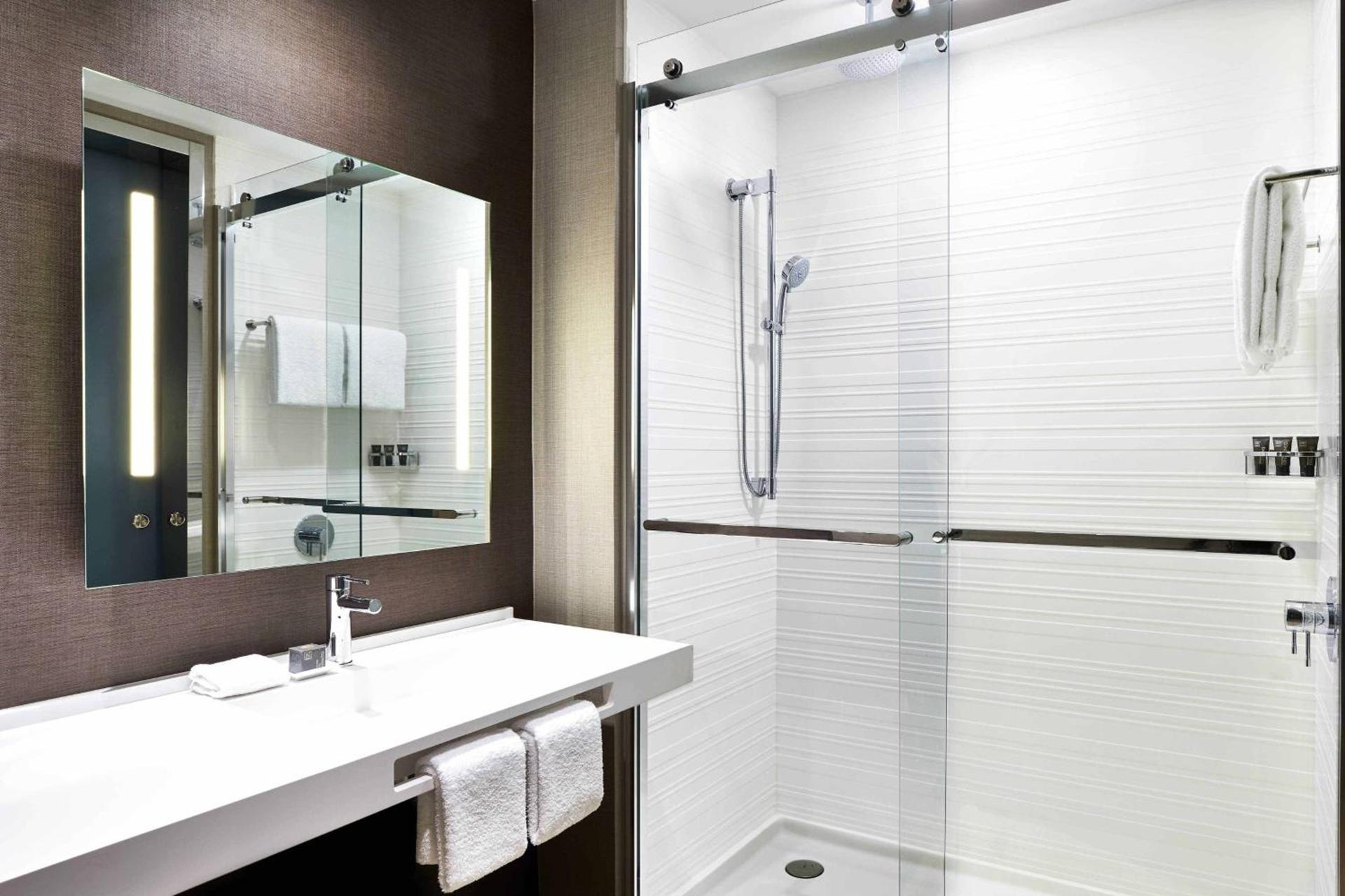 AC Hotel by Marriott Bloomington Mall of America photo 16
