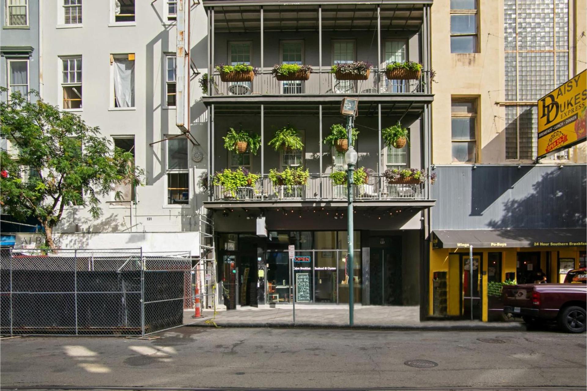 Roami at Bourbon Place photo 15