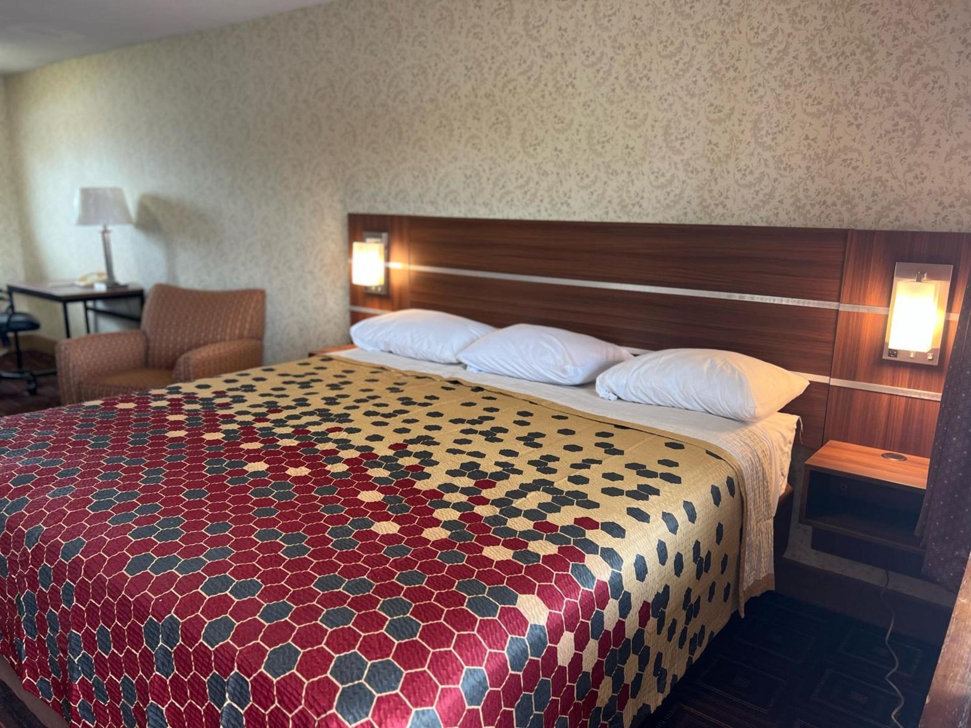 American Inn photo 8