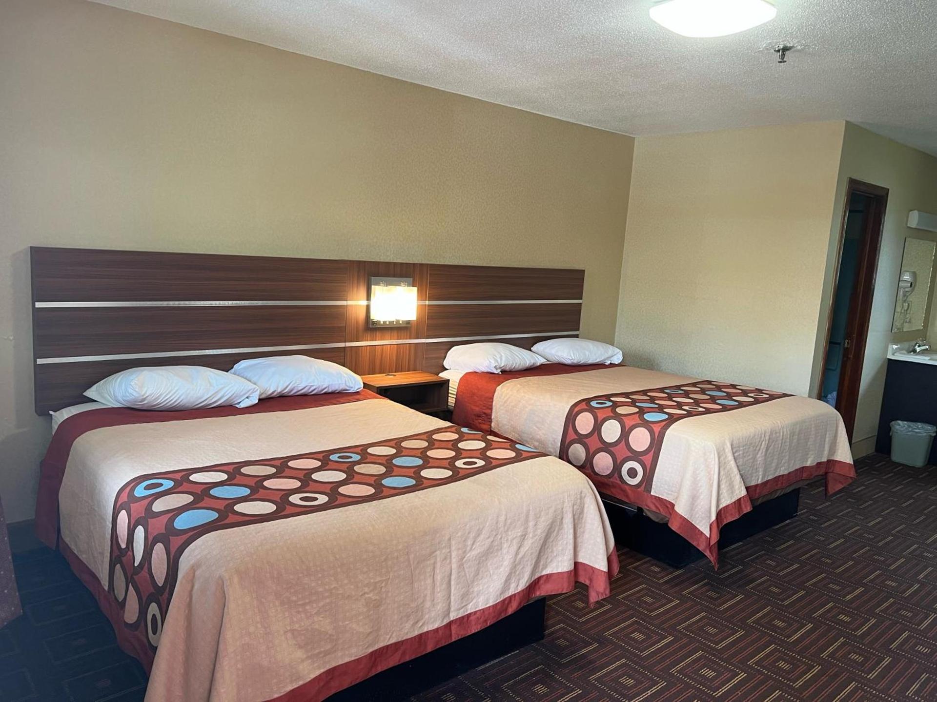 American Inn photo 9
