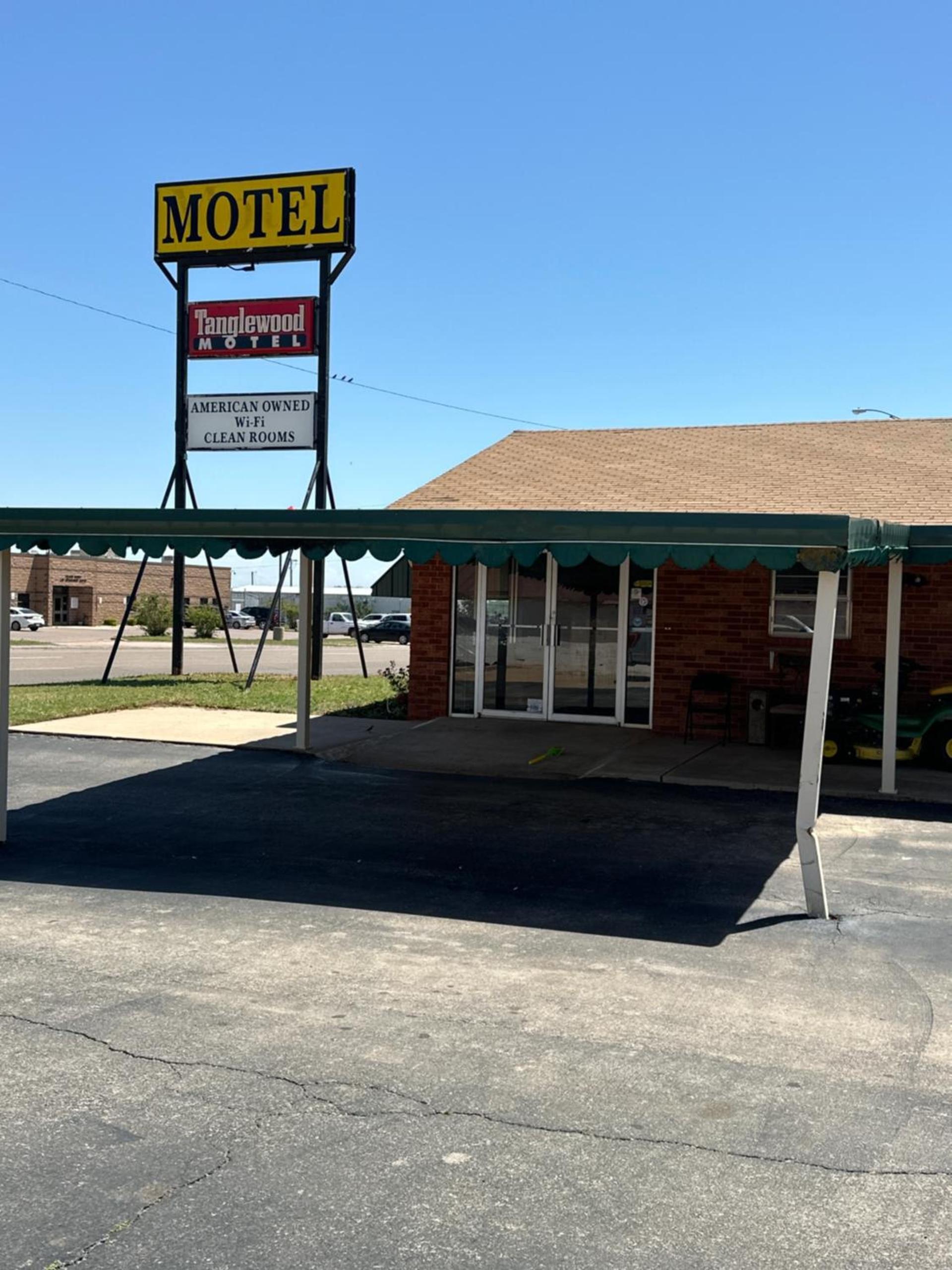 Tanglewood Motel photo 1