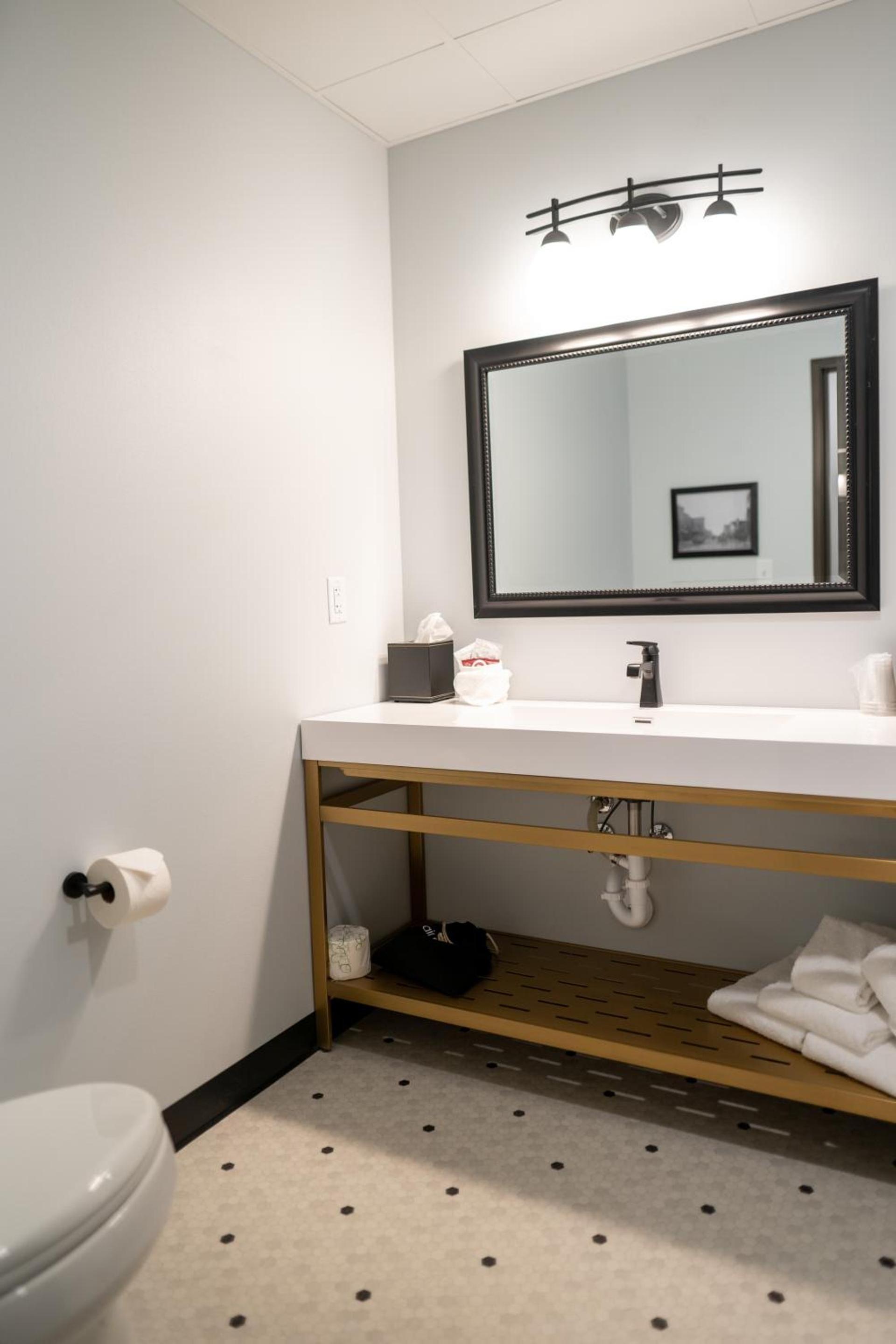 The Alonzo Ward Hotel photo 12