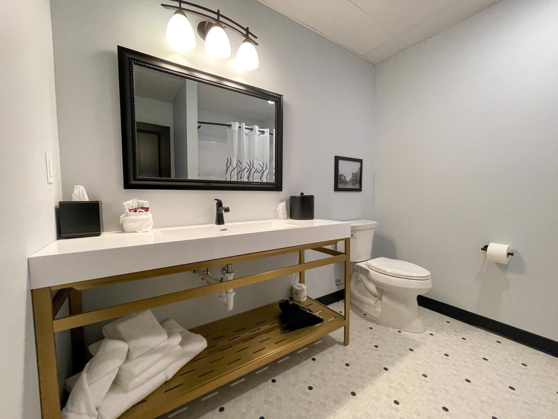 The Alonzo Ward Hotel photo 31