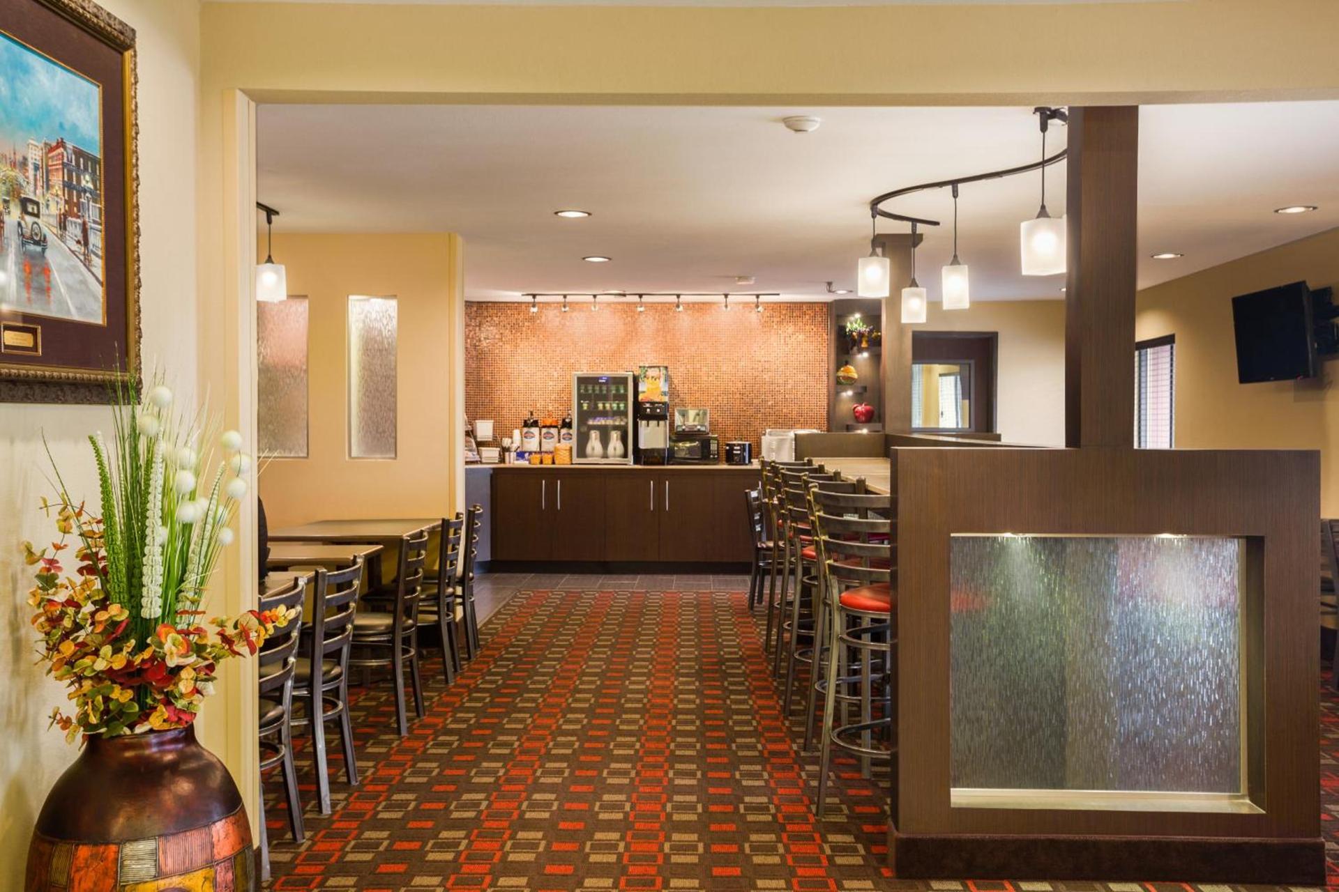 Days Inn by Wyndham Fort Smith photo 54