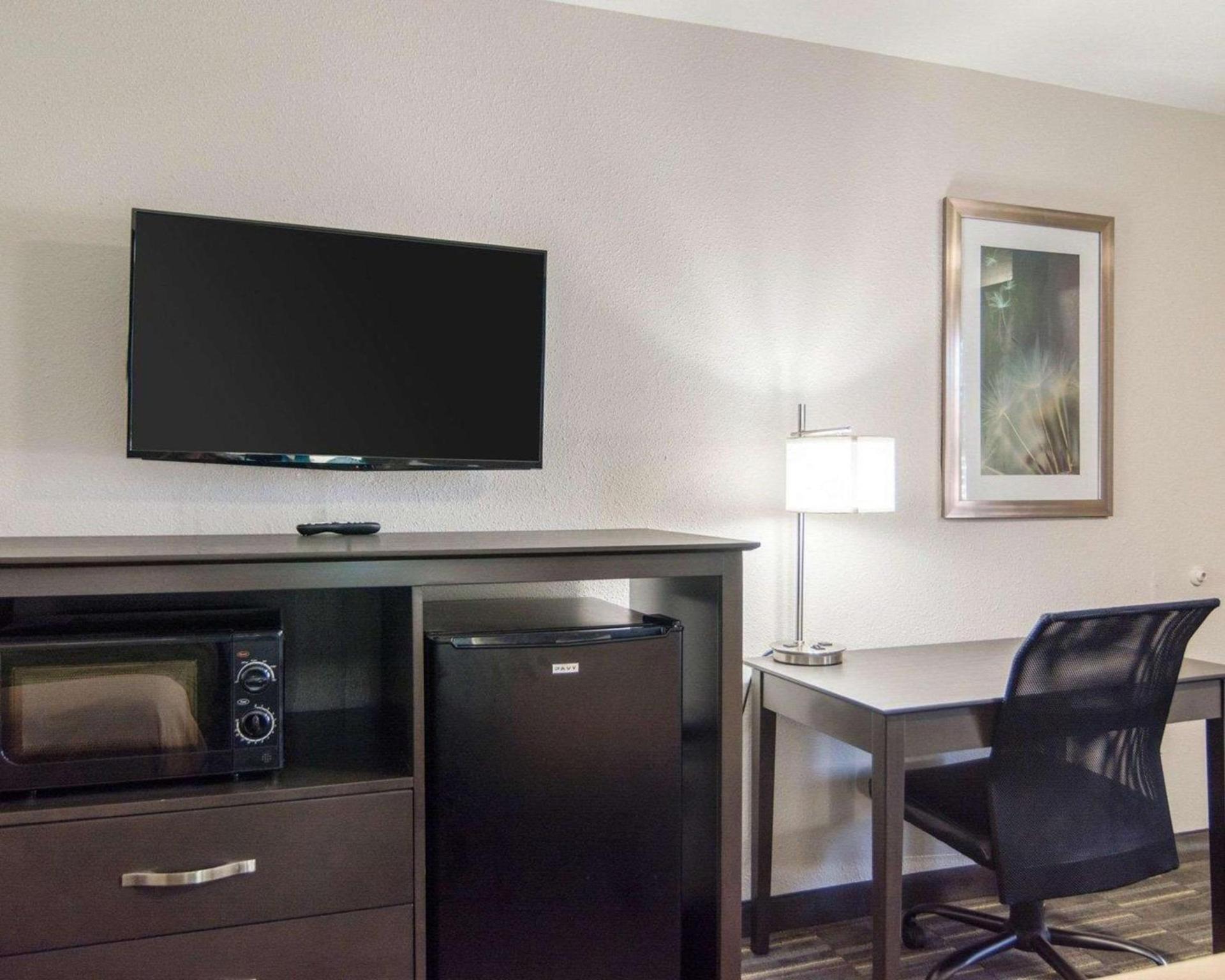 HomeStay Inn & Suites photo 9