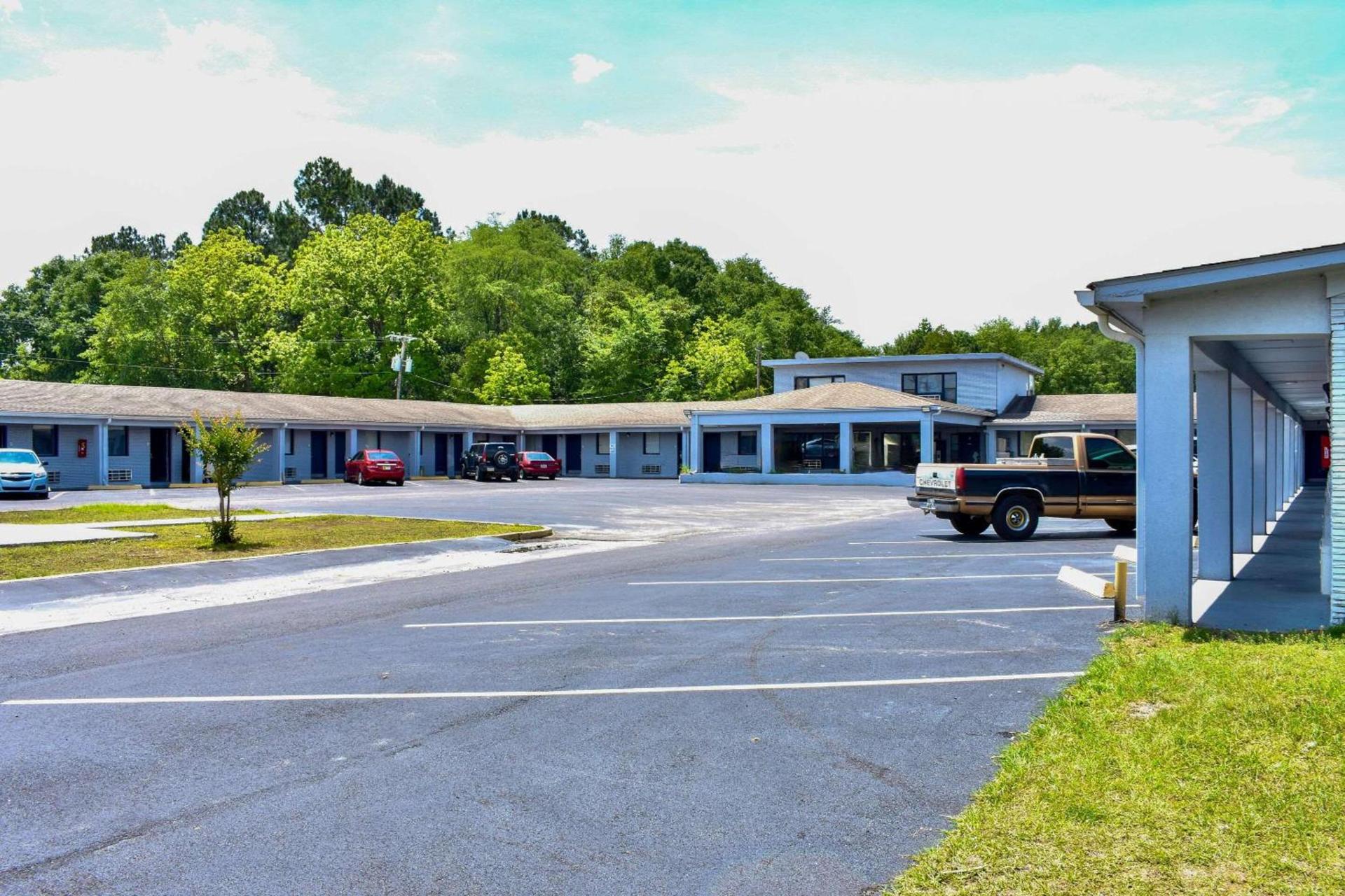 Rodeway Inn Swainsboro photo 23