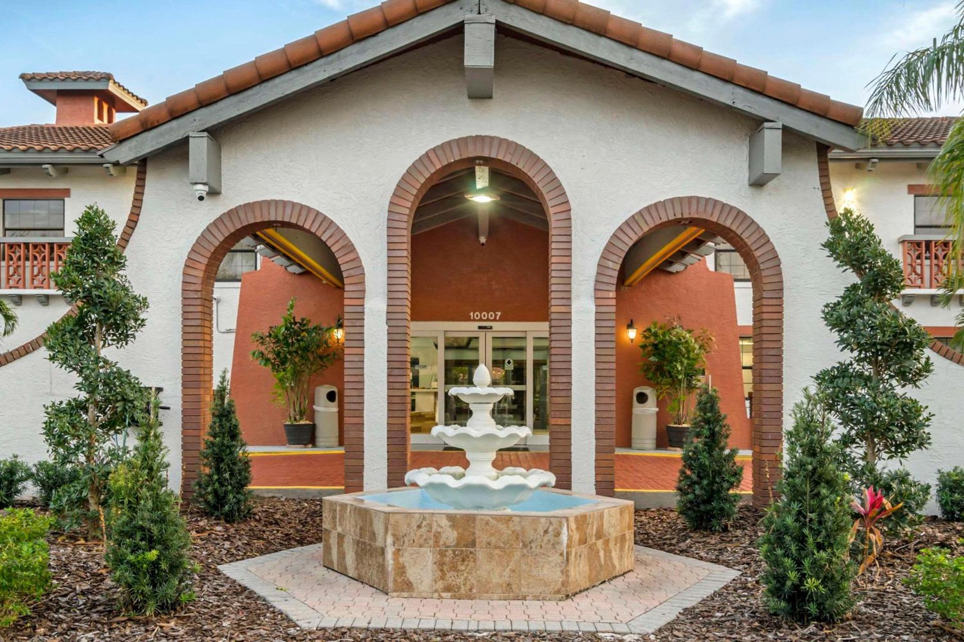 Clarion Pointe Tampa-Brandon Near Fairgrounds and Casino photo 1