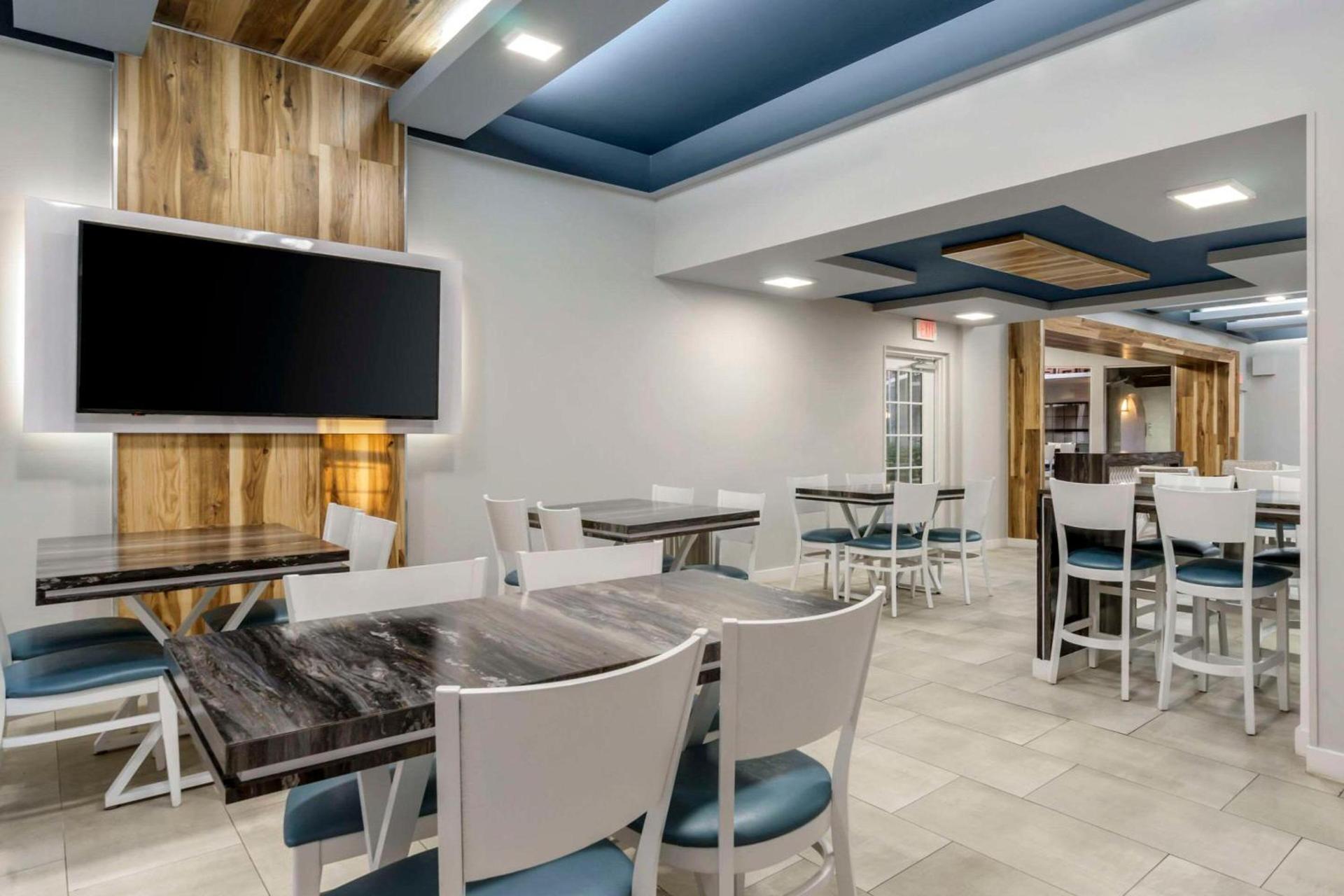Clarion Pointe Tampa-Brandon Near Fairgrounds and Casino photo 25