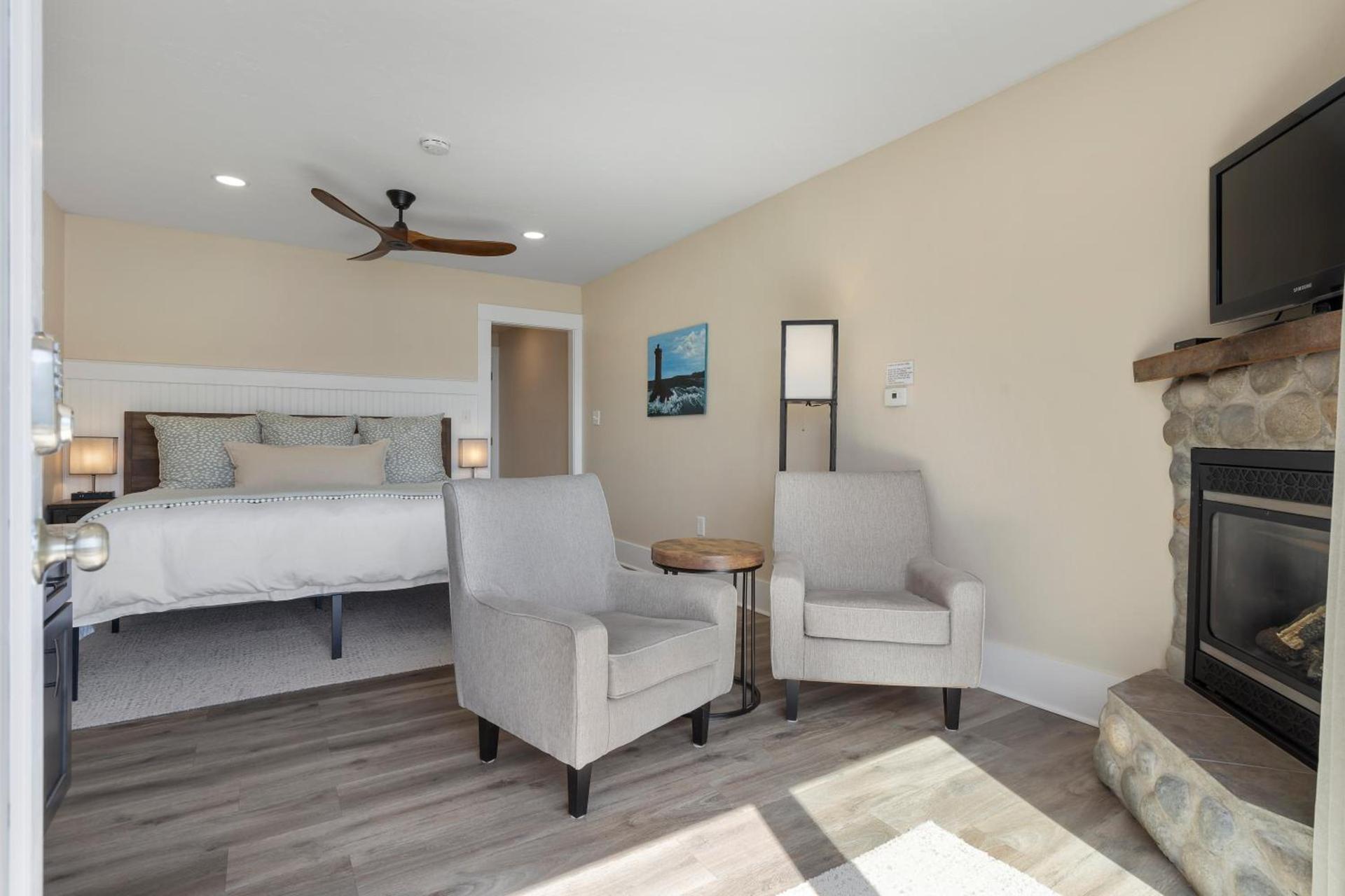 Waterfront Inn photo 15