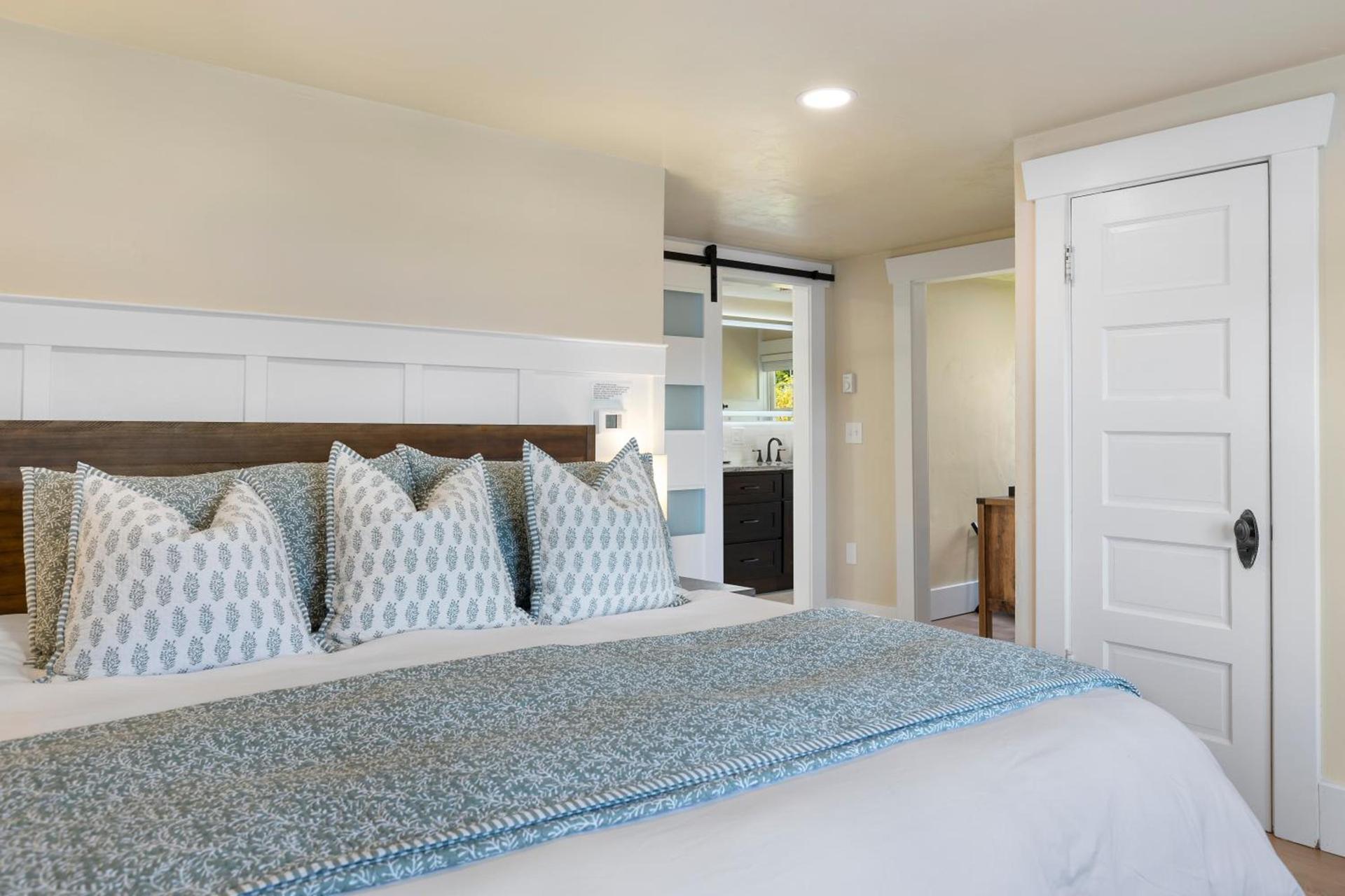Waterfront Inn photo 19