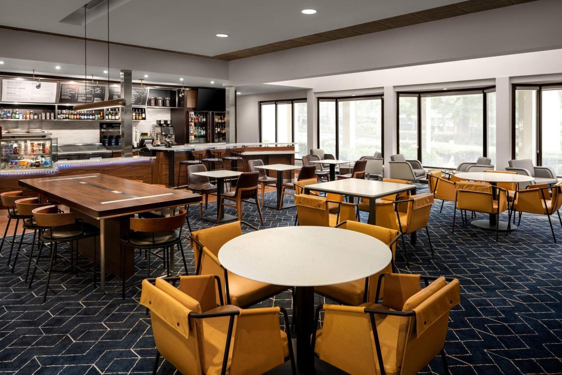Courtyard by Marriott Portland Beaverton photo 4