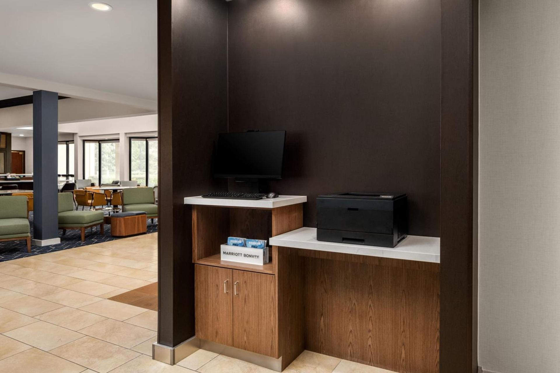 Courtyard by Marriott Portland Beaverton photo 24