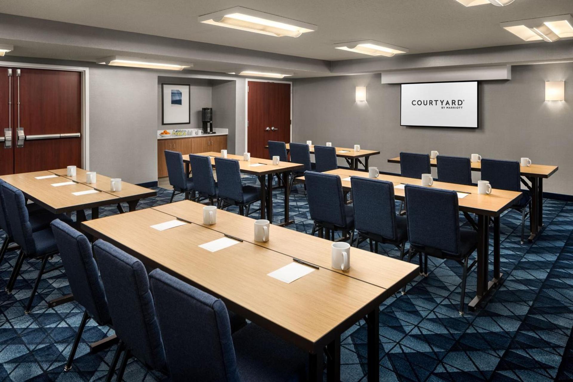 Courtyard by Marriott Portland Beaverton photo 34