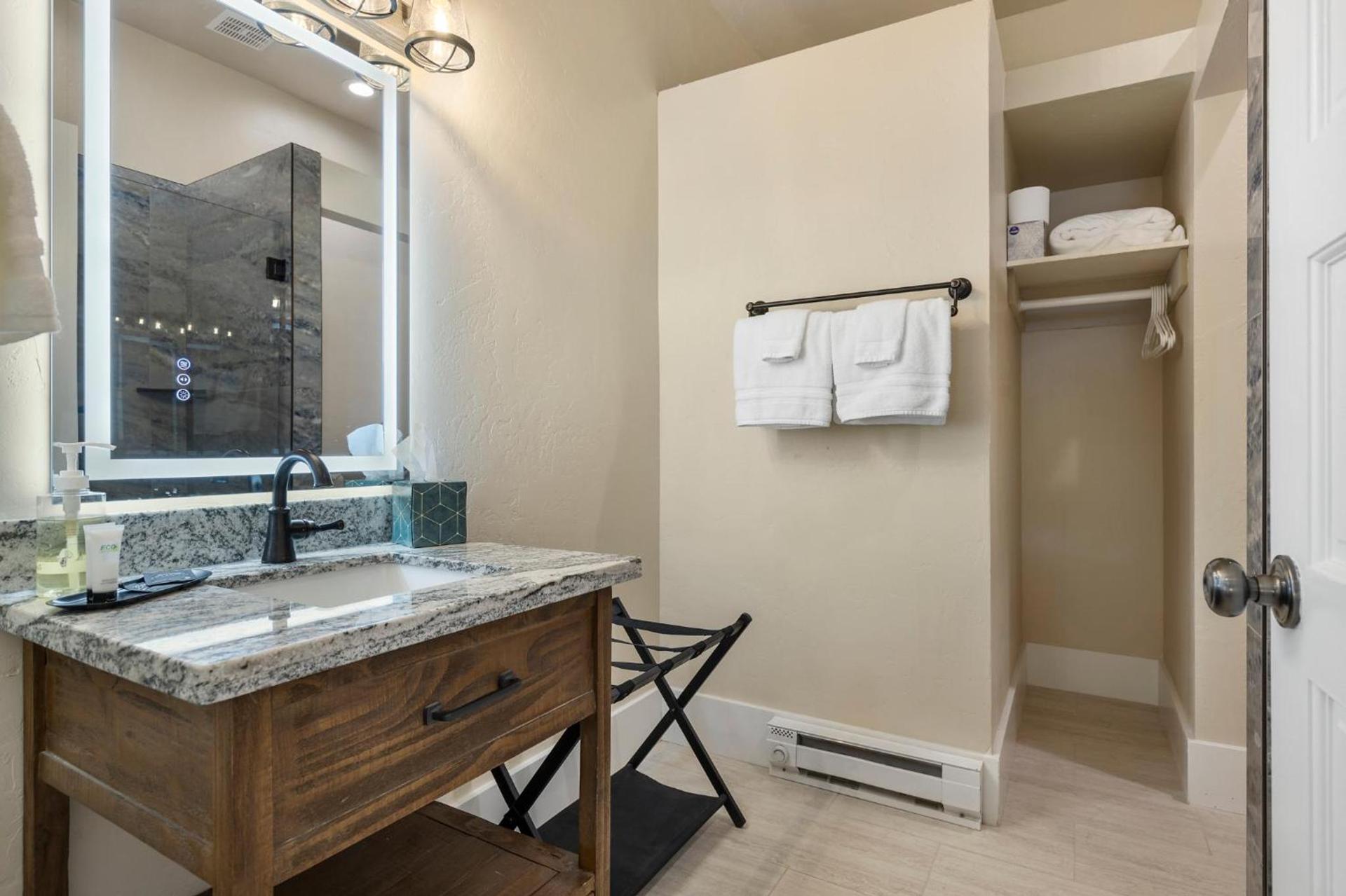 Waterfront Inn photo 36