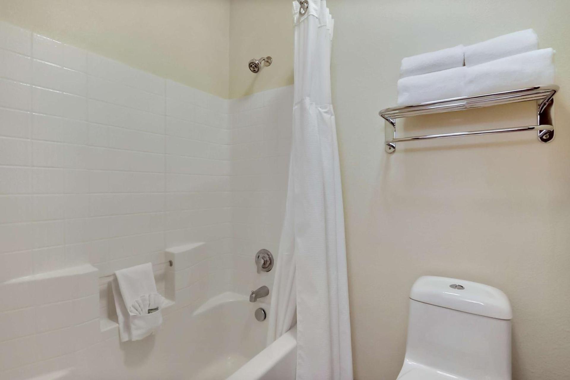 Best Western Liberty Inn DuPont JBLM photo 14