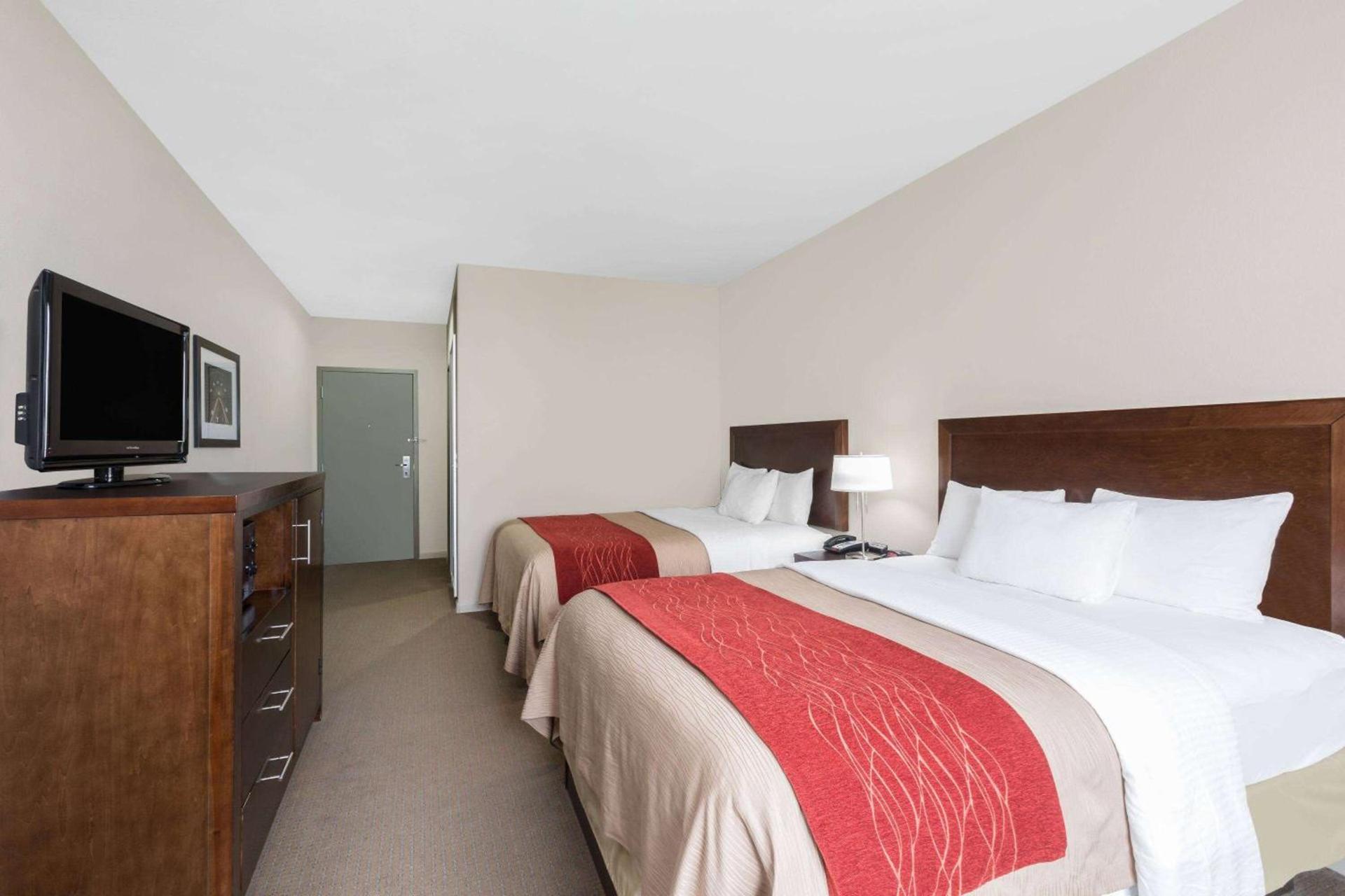 Baymont by Wyndham Columbus photo 6