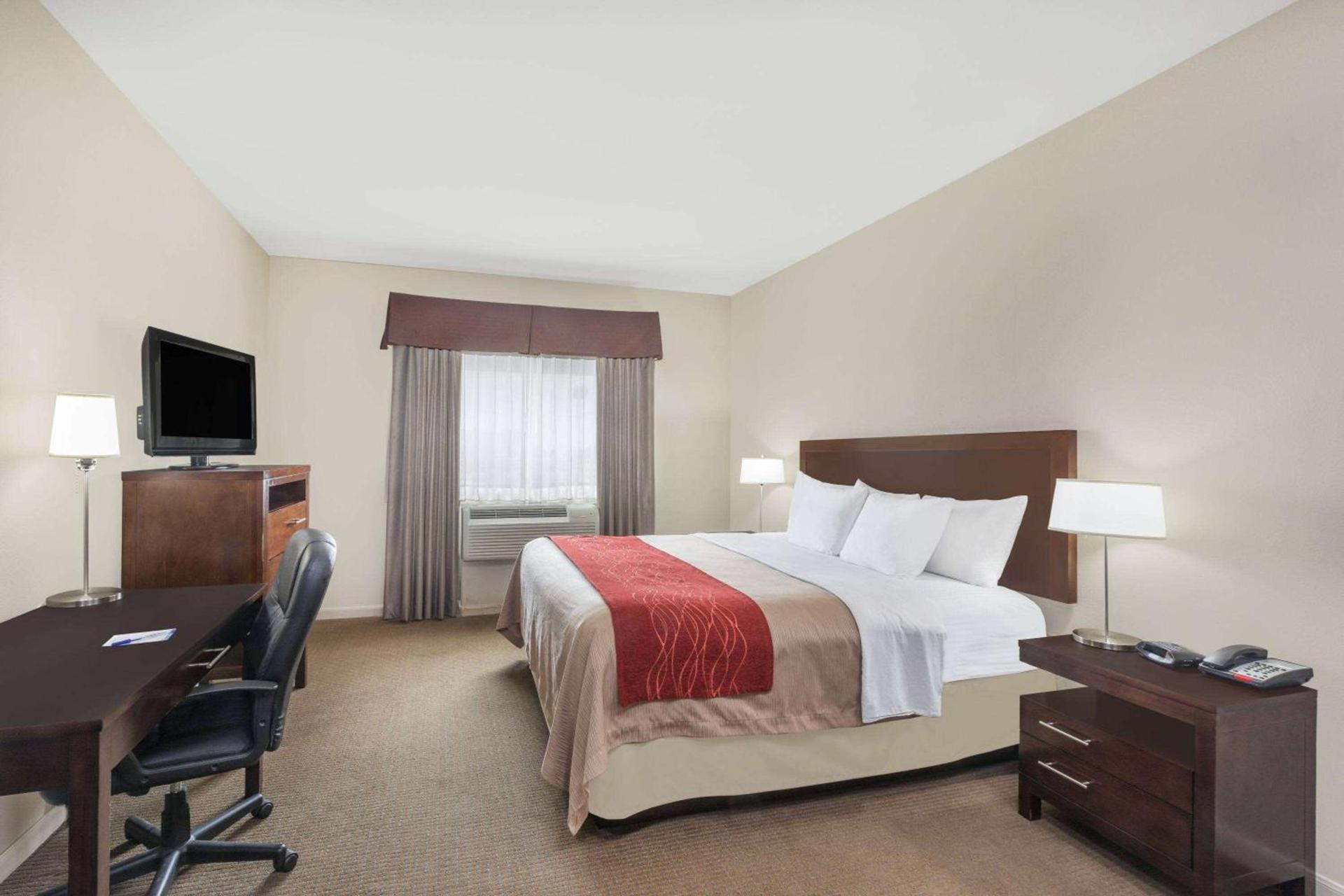 Baymont by Wyndham Columbus photo 9