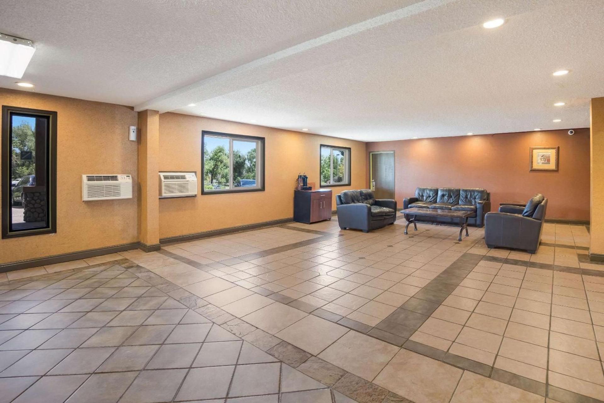 Rodeway Inn photo 20