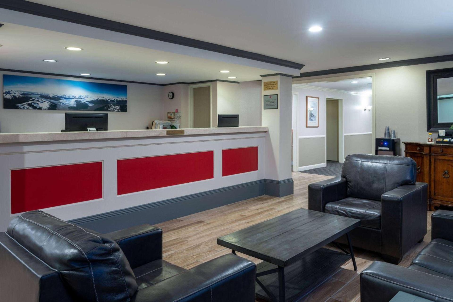 Ramada by Wyndham Juneau photo 7