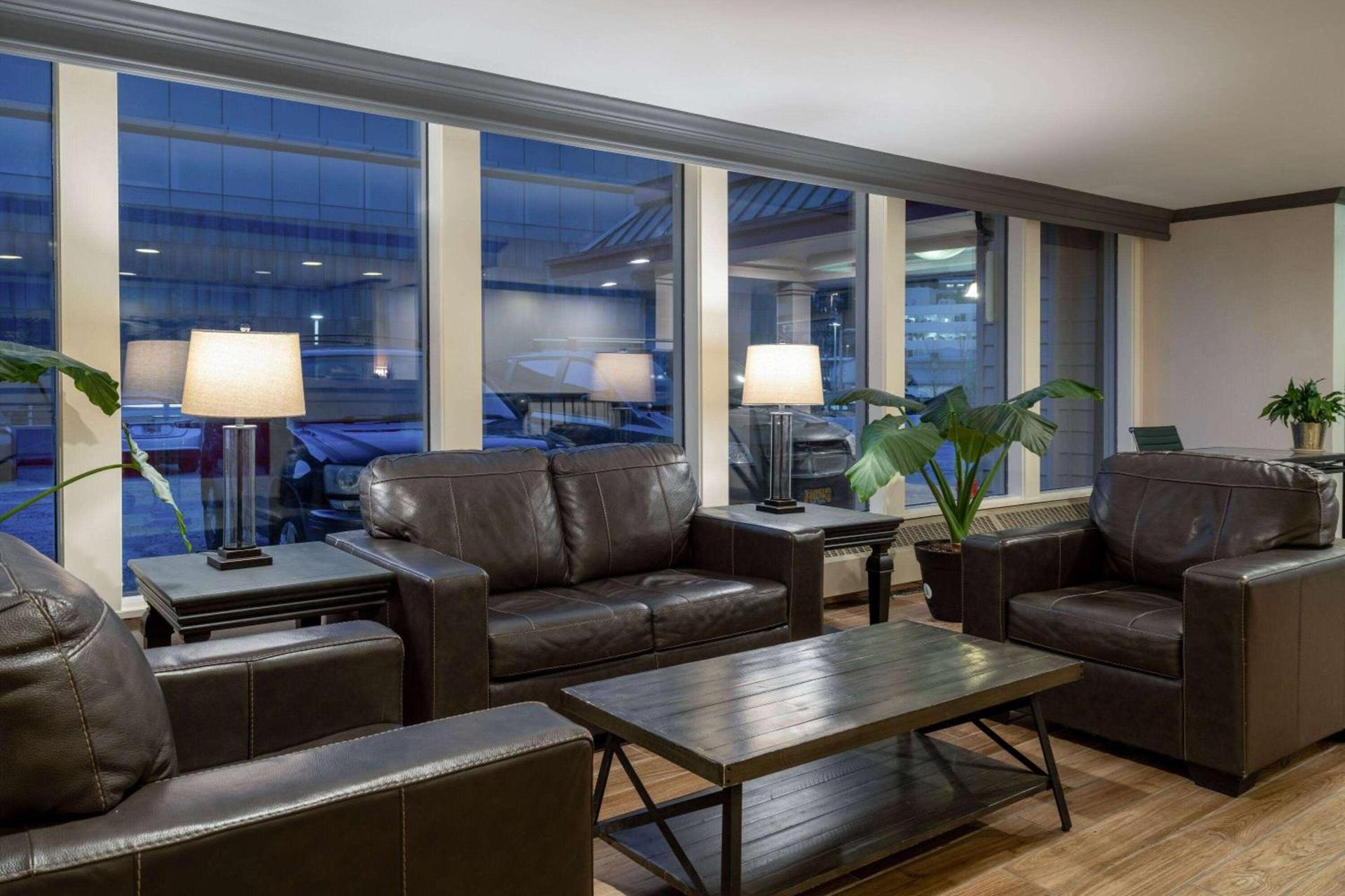 Ramada by Wyndham Juneau photo 8