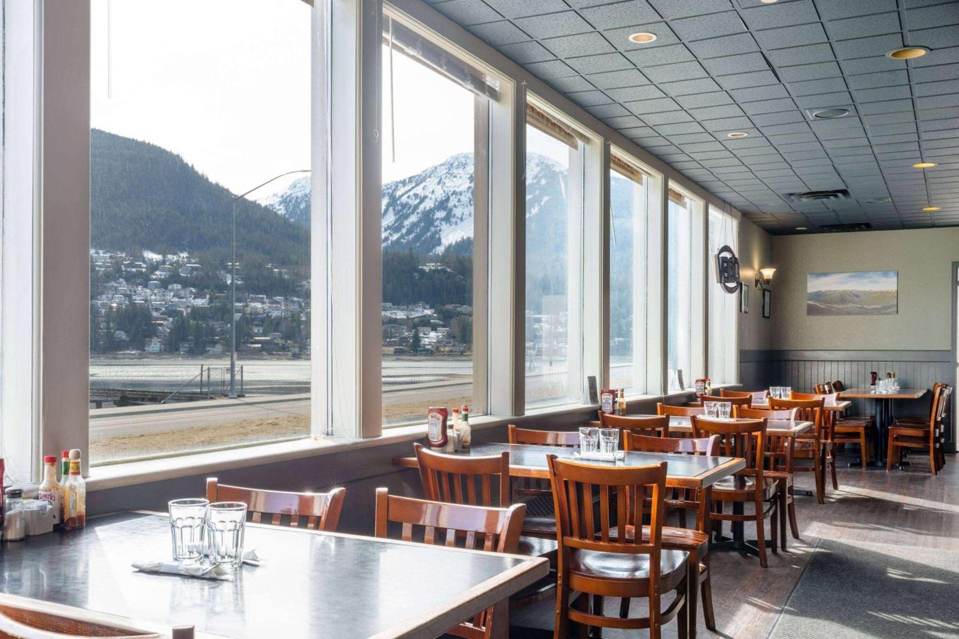 Ramada by Wyndham Juneau photo 11