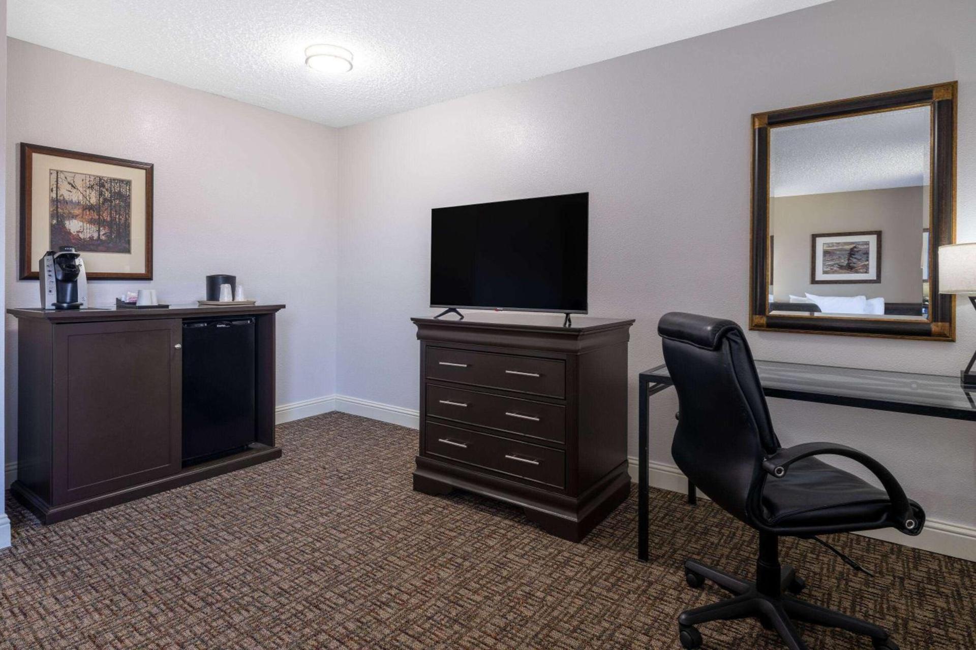 Ramada by Wyndham Juneau photo 15