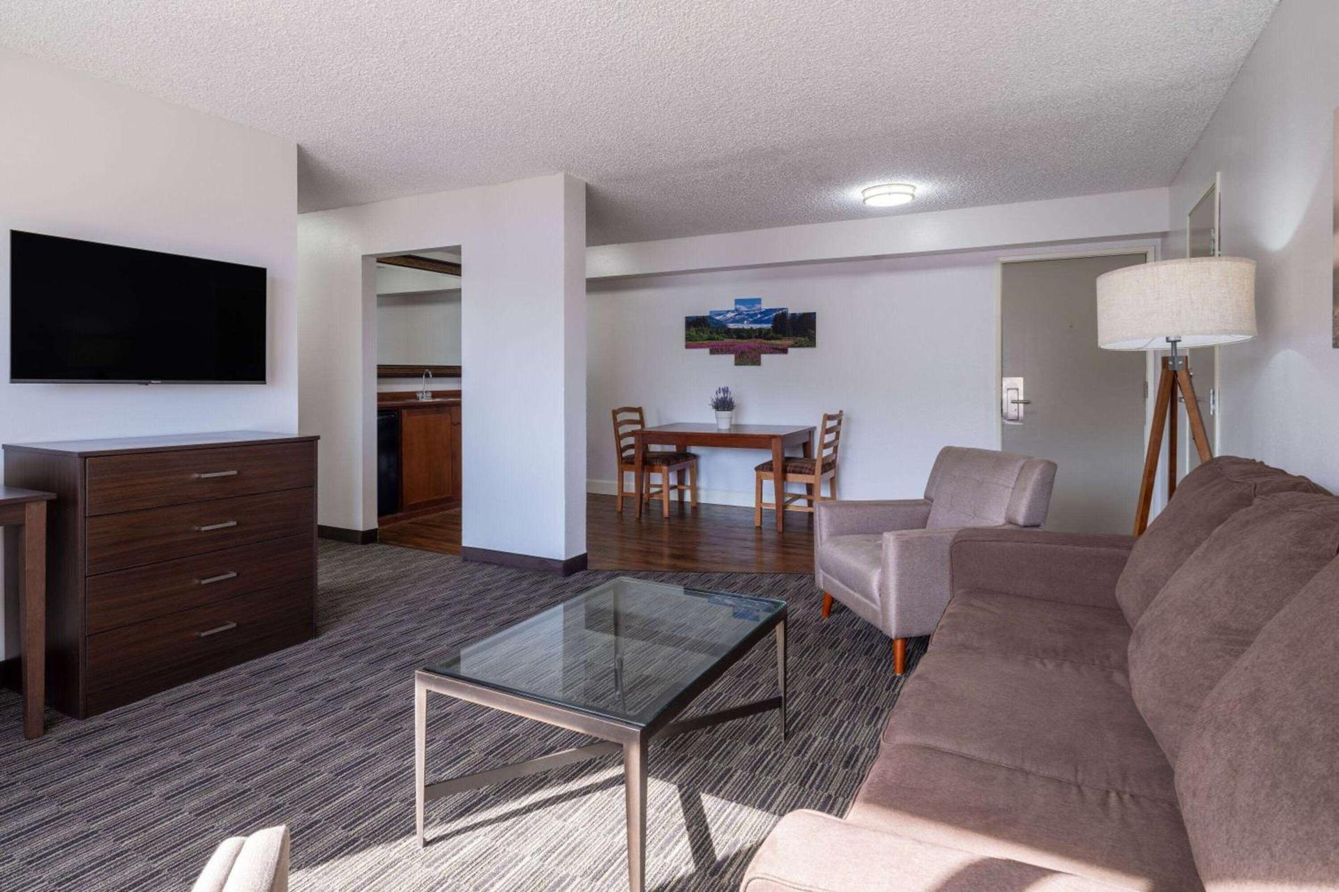 Ramada by Wyndham Juneau photo 30