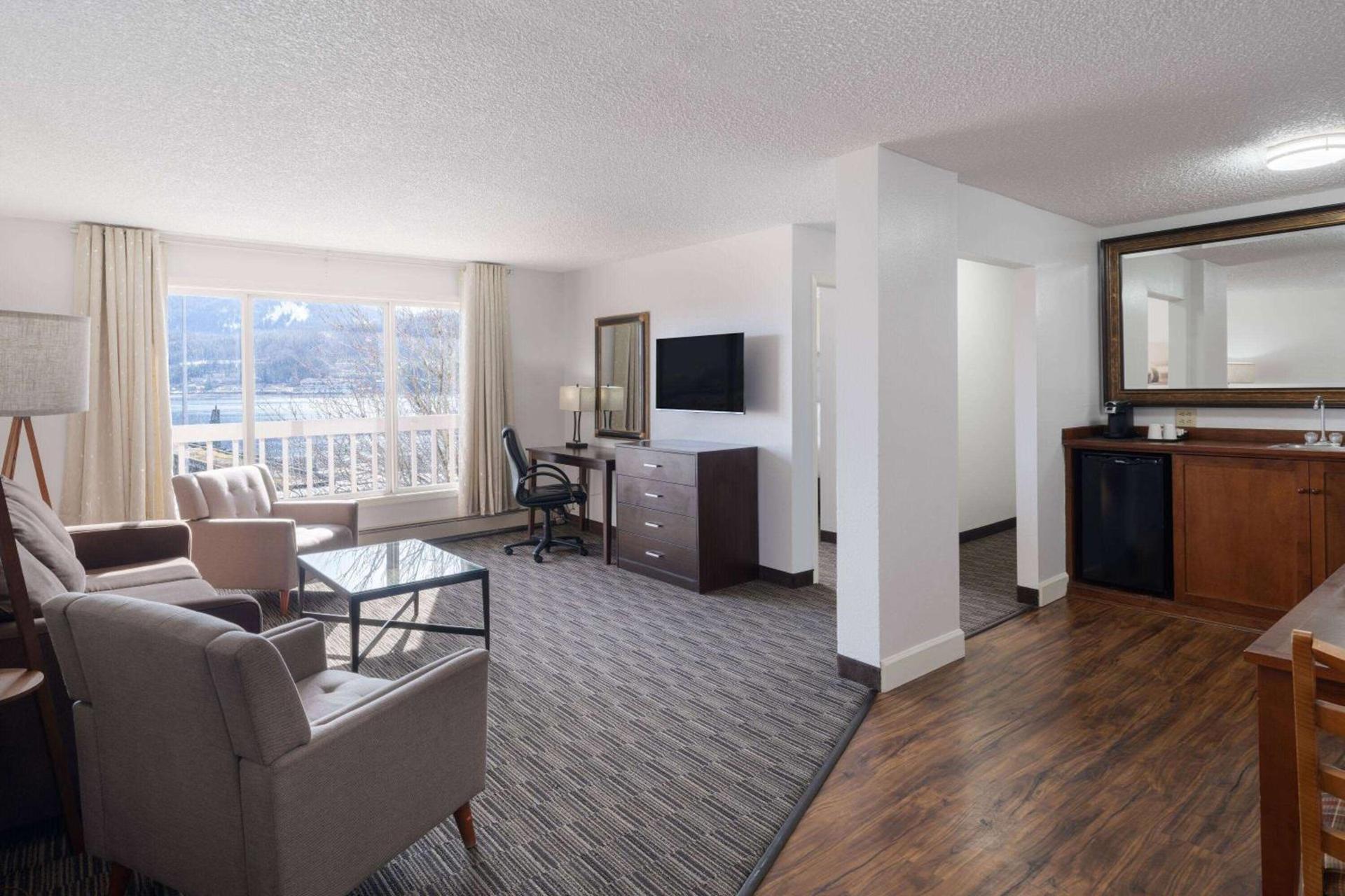 Ramada by Wyndham Juneau photo 36