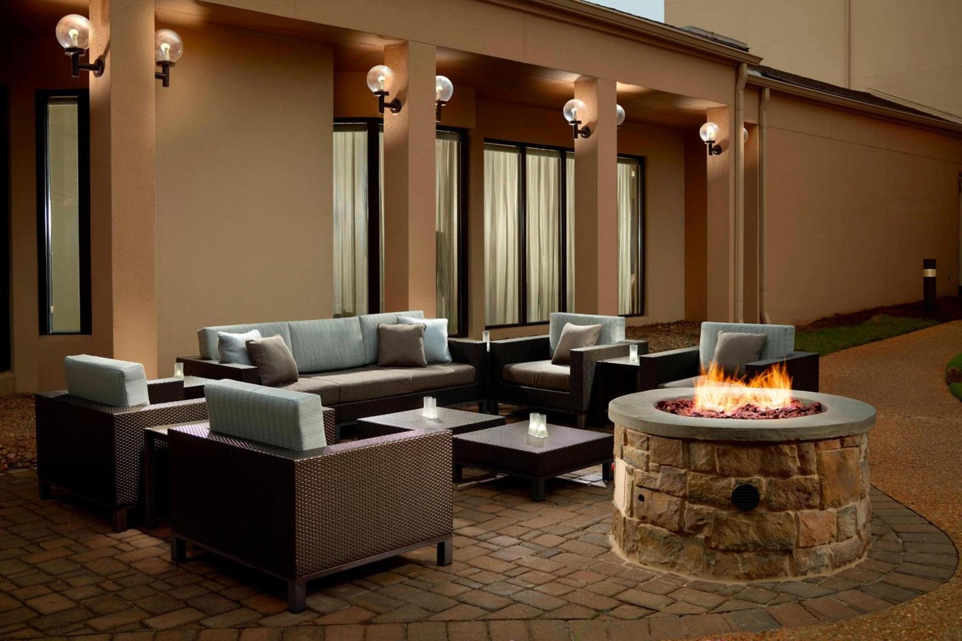 Courtyard by Marriott Atlanta Airport South/Sullivan Road photo 3