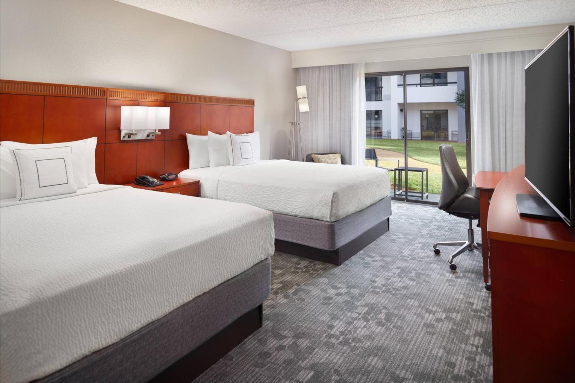 Courtyard by Marriott Atlanta Airport South/Sullivan Road photo 4