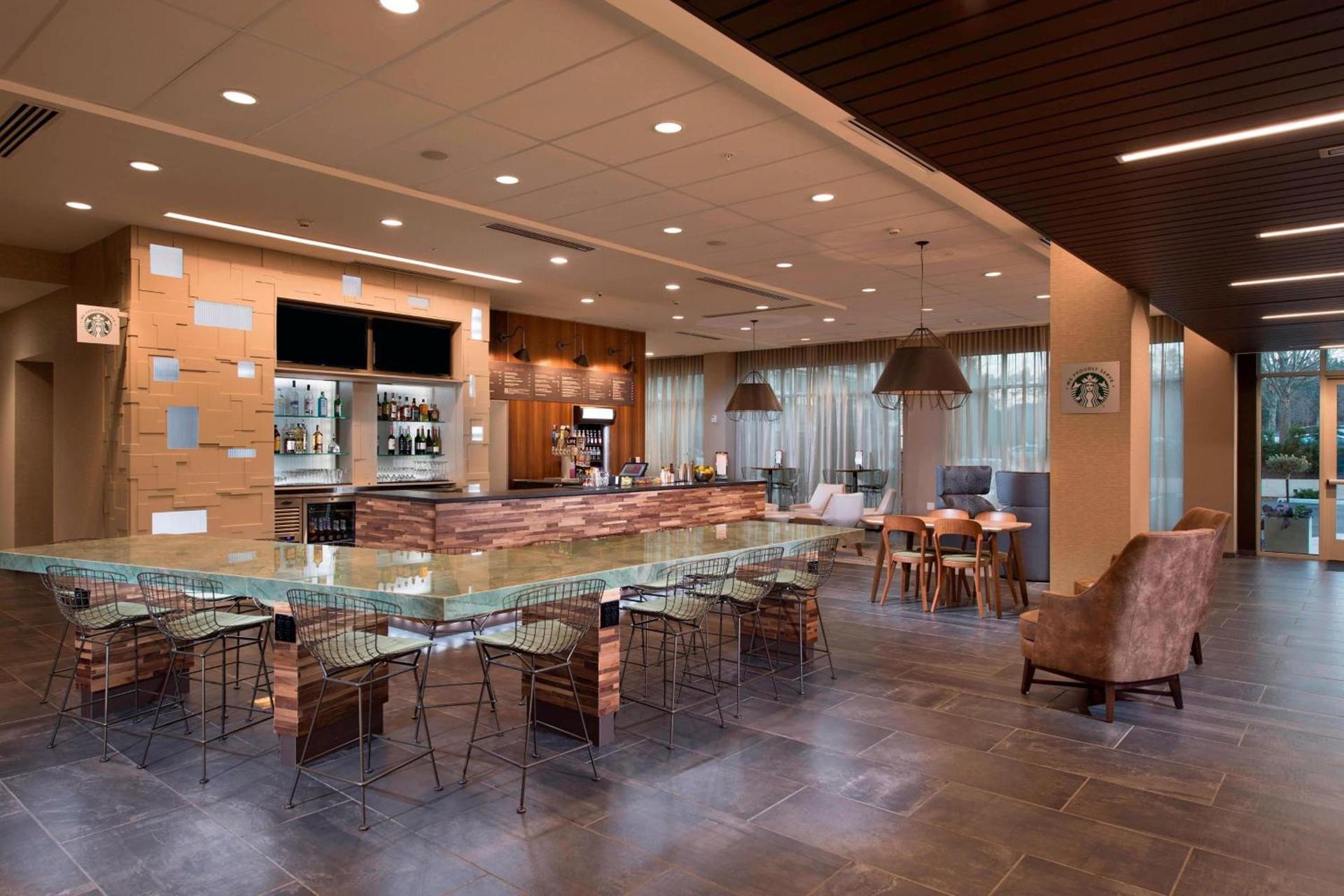 Courtyard by Marriott Atlanta Alpharetta/Avalon Area photo 31