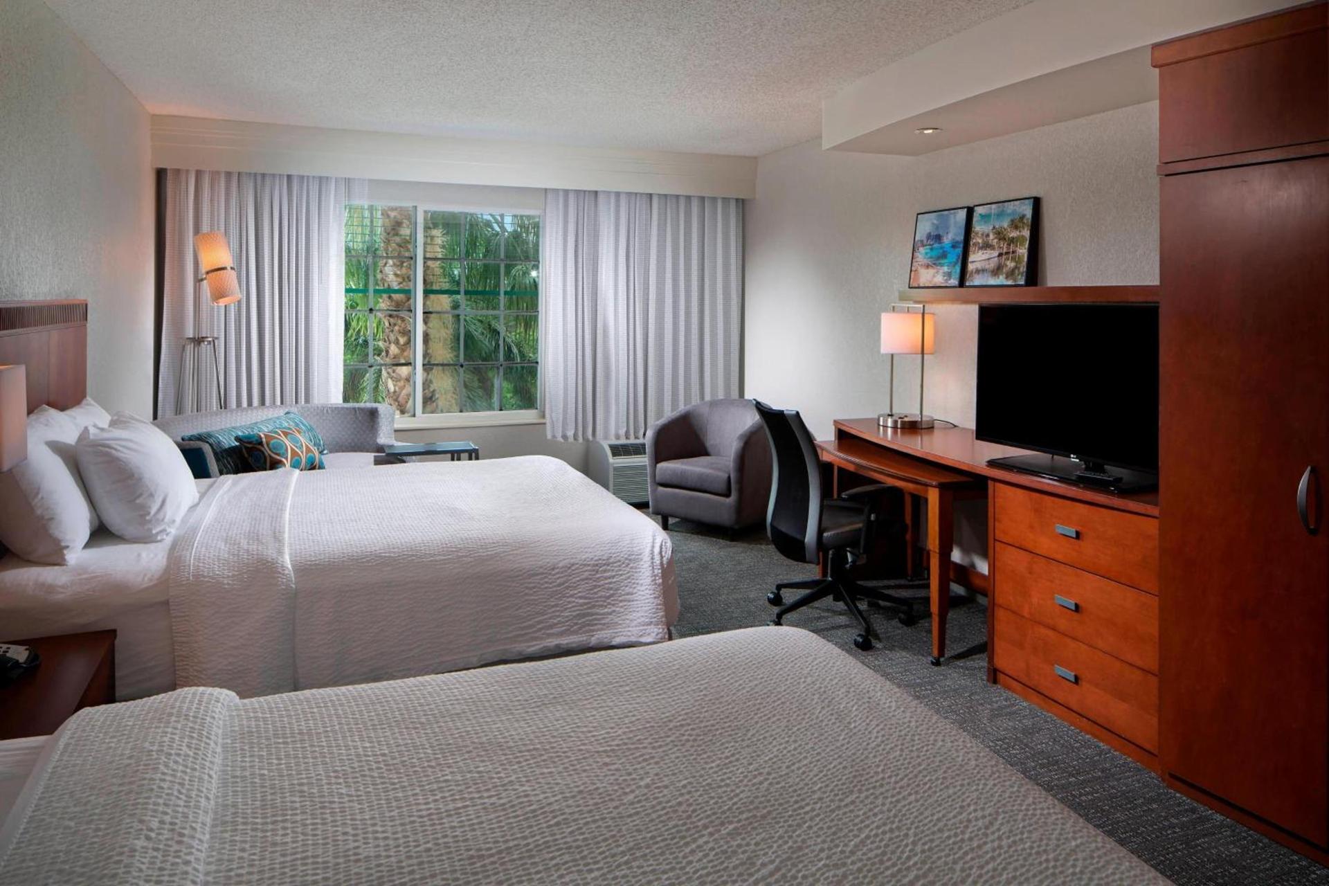 Courtyard by Marriott Fort Lauderdale Airport & Cruise Port photo 6
