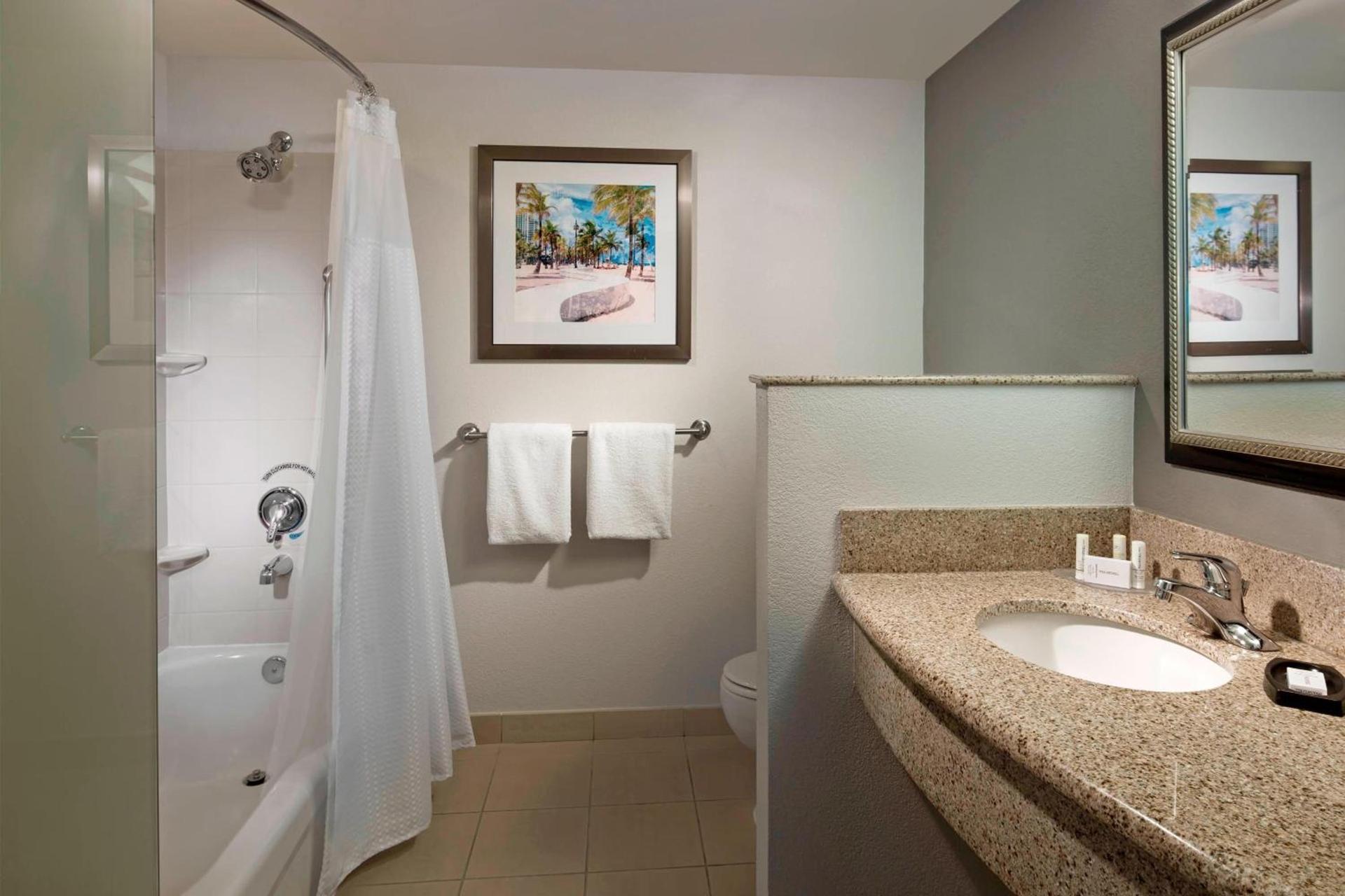 Courtyard by Marriott Fort Lauderdale Airport & Cruise Port photo 11