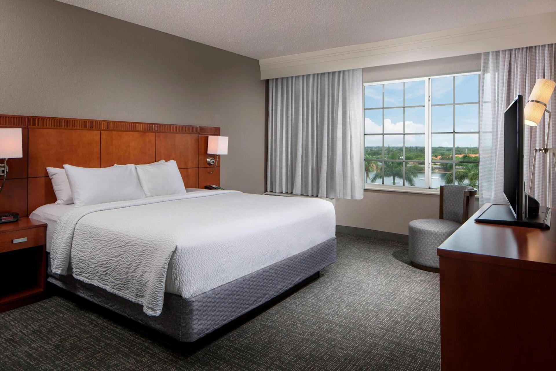 Courtyard by Marriott Fort Lauderdale Airport & Cruise Port photo 13