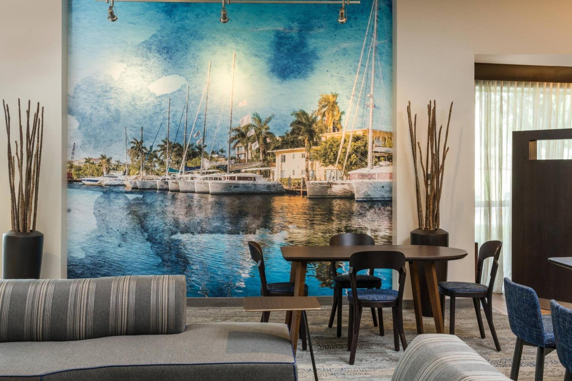 Courtyard by Marriott Fort Lauderdale Airport & Cruise Port photo 2
