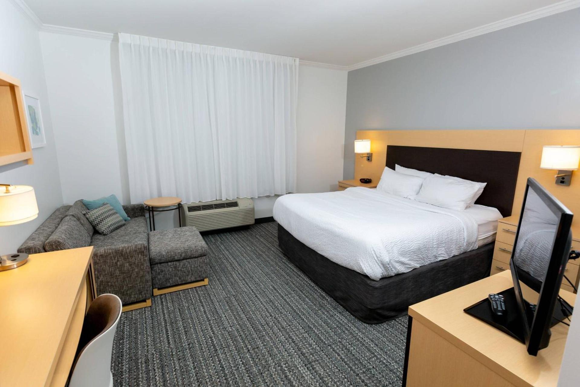 TownePlace Suites by Marriott Bowling Green photo 10