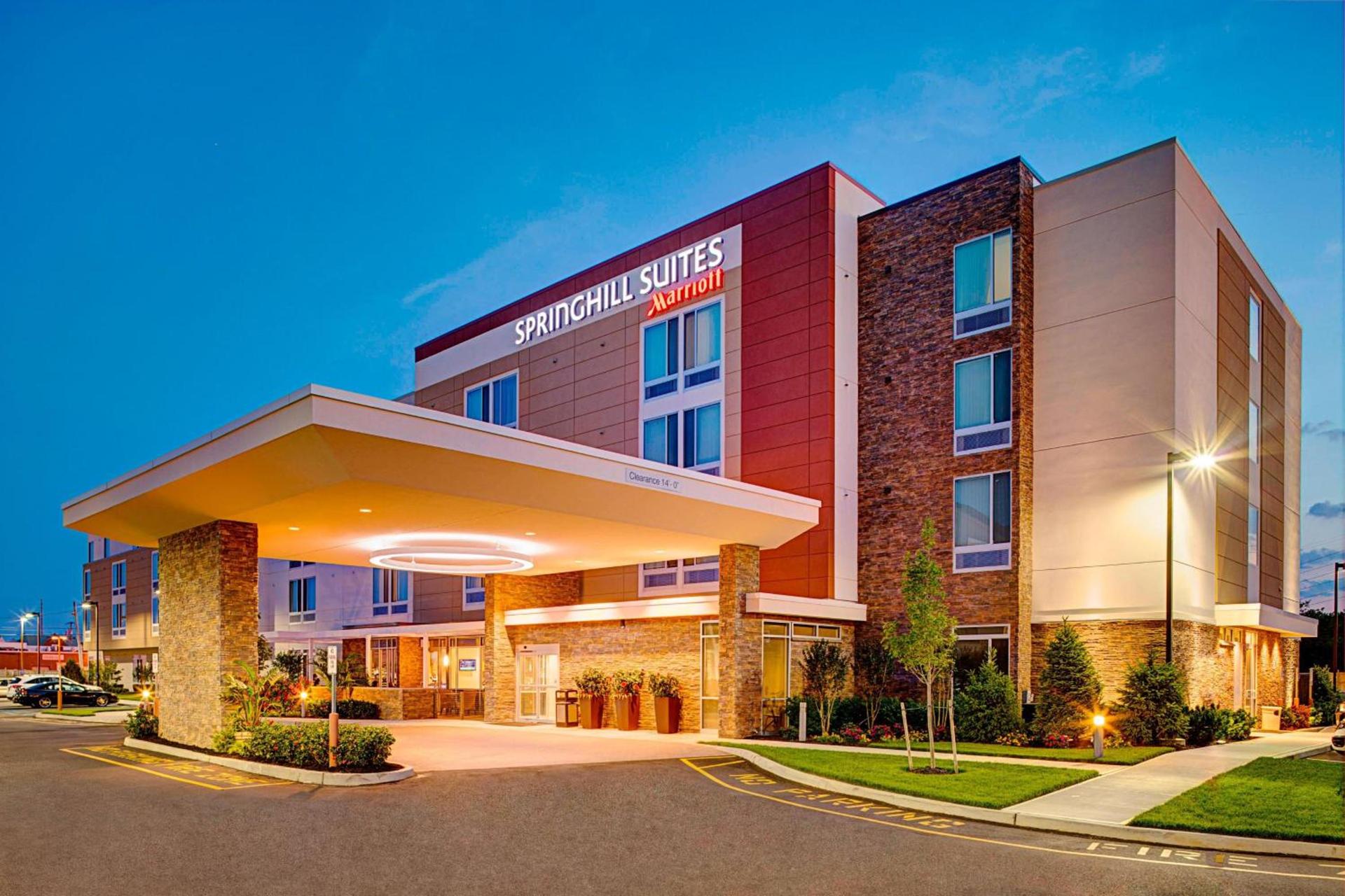 SpringHill Suites by Marriott Carle Place Garden City photo 1