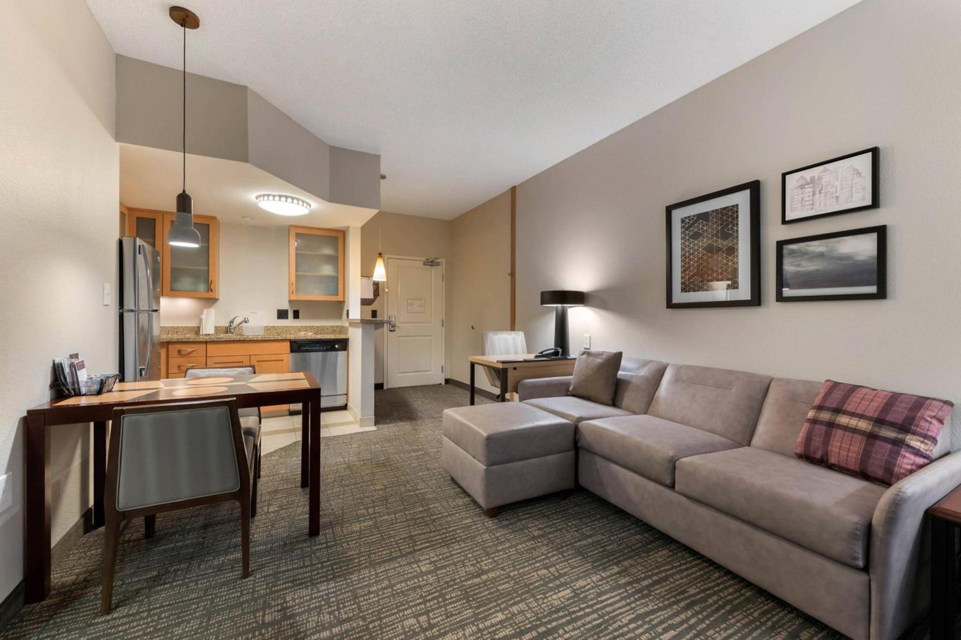 Residence Inn by Marriott Columbus photo 17