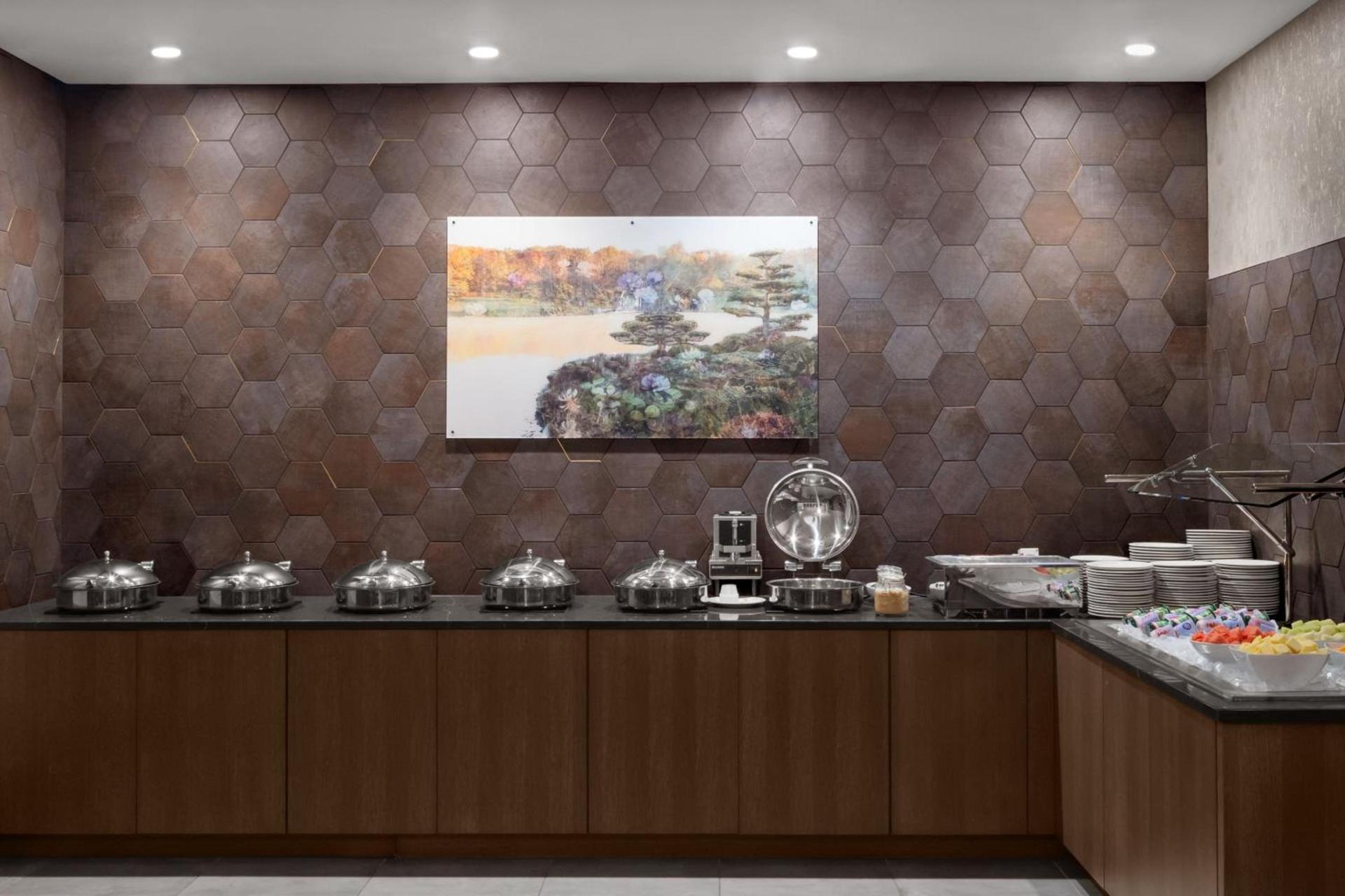 Renaissance Chicago North Shore Hotel photo 51