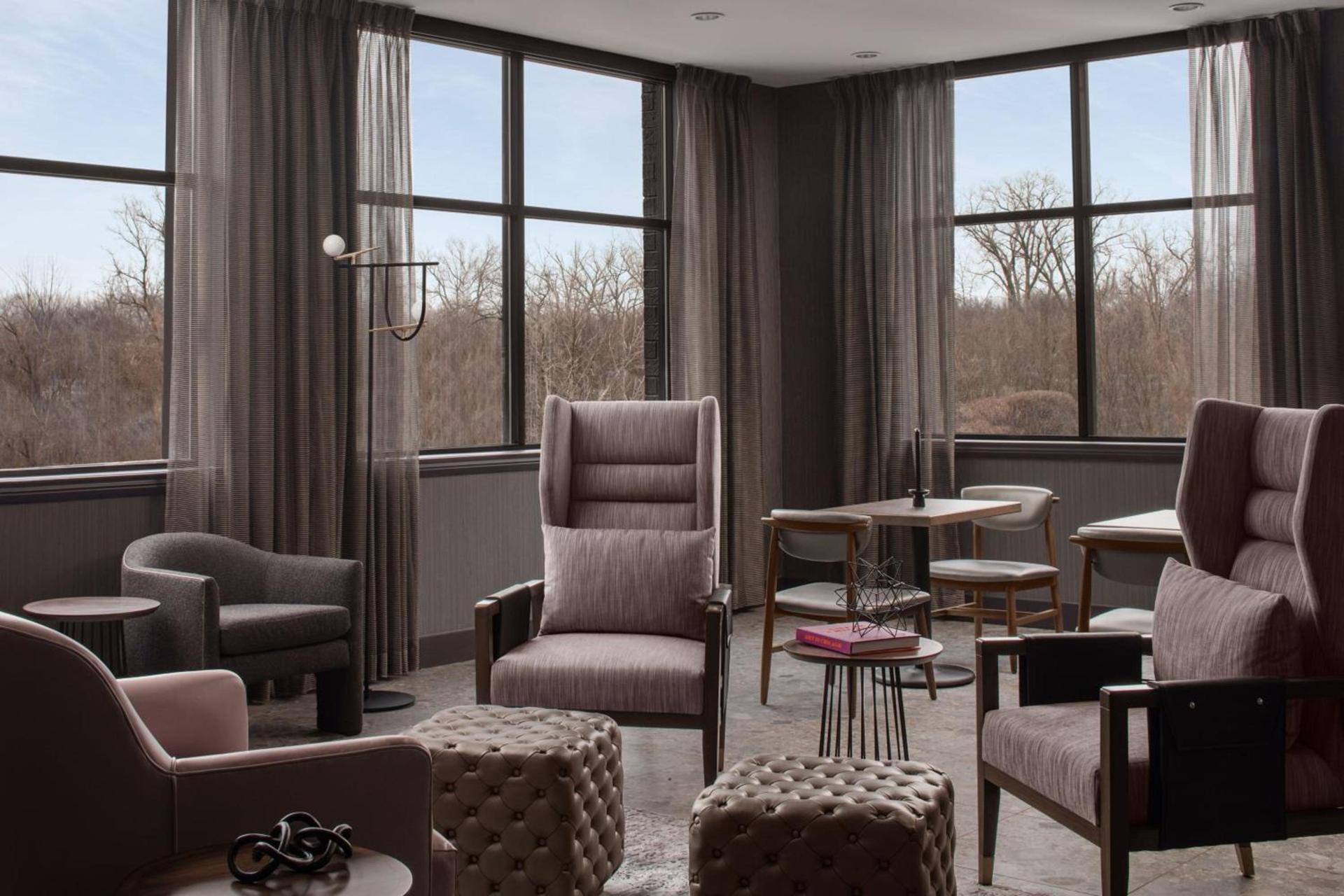 Renaissance Chicago North Shore Hotel photo 46
