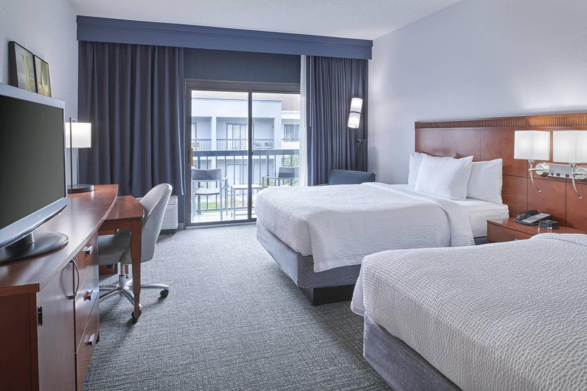 Courtyard by Marriott Detroit Troy photo 6