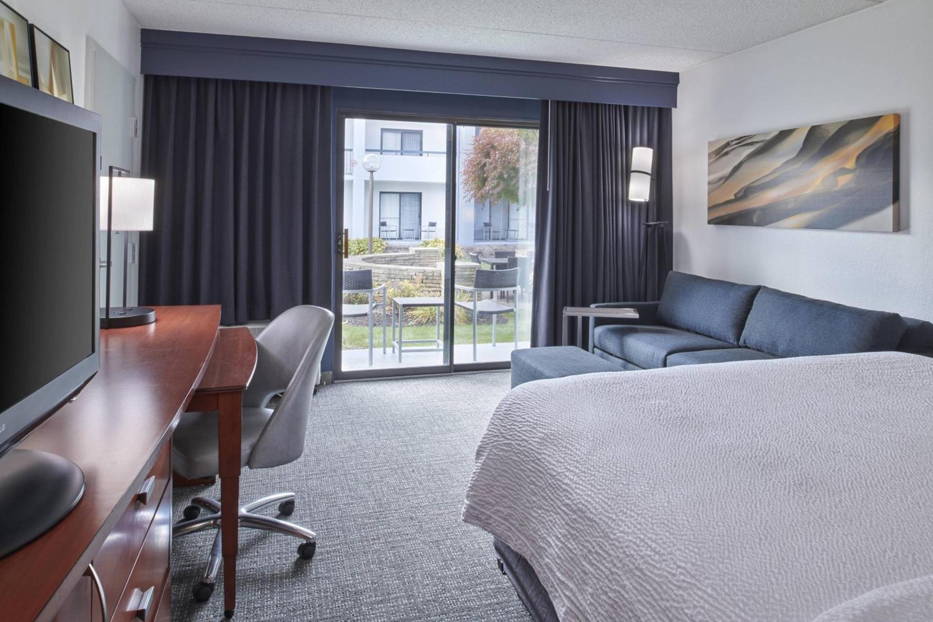 Courtyard by Marriott Detroit Troy photo 7