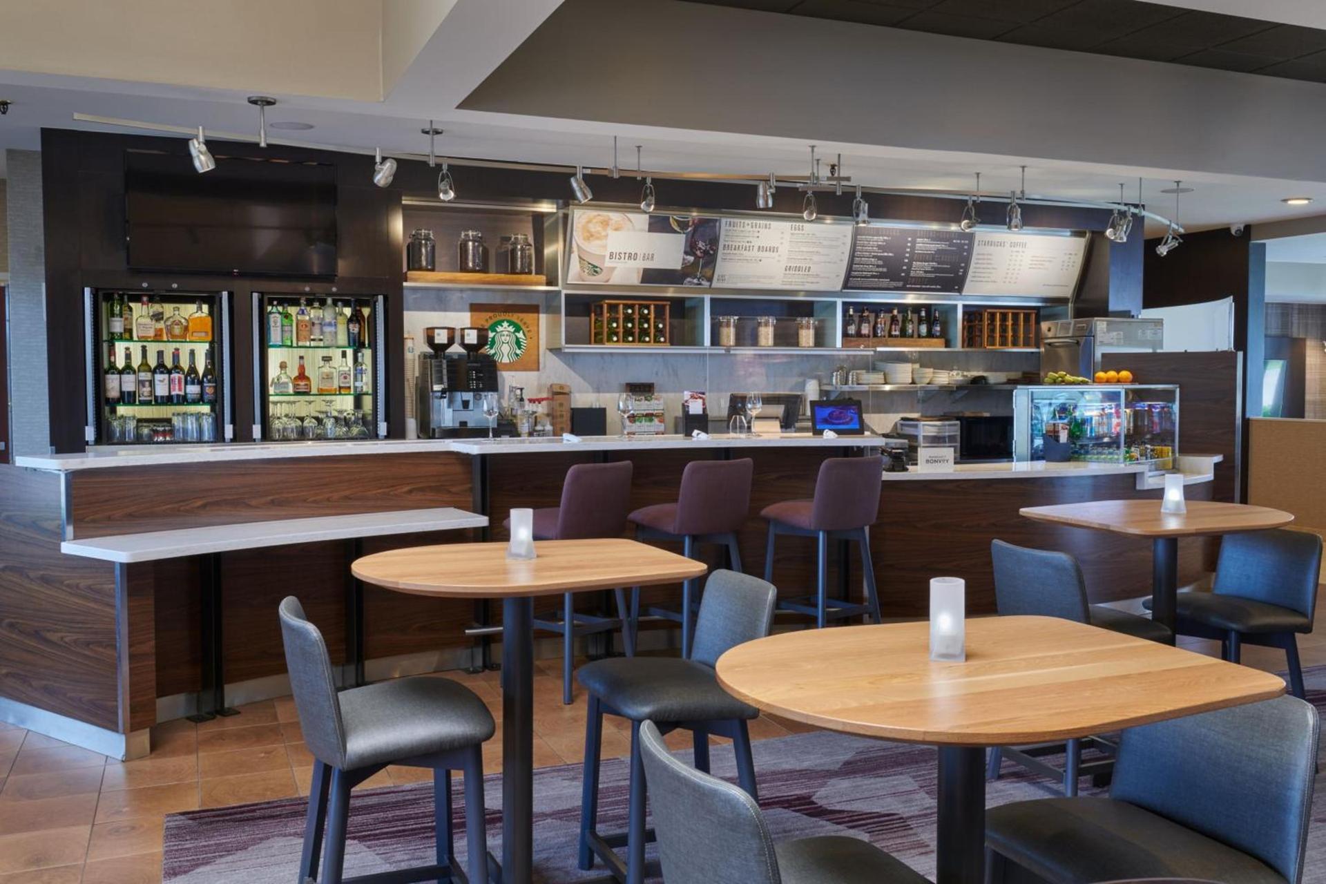 Courtyard by Marriott Detroit Troy photo 19