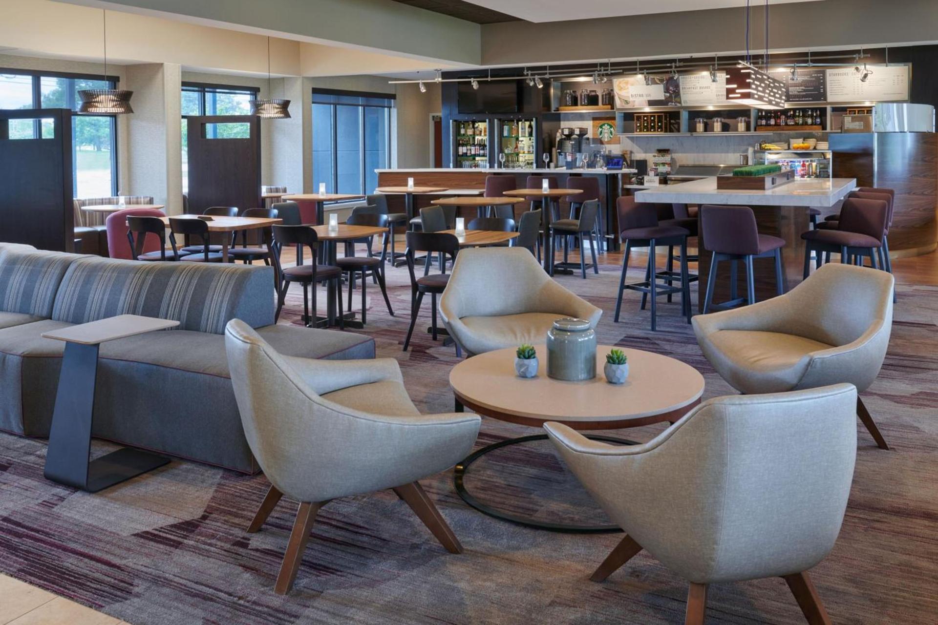 Courtyard by Marriott Detroit Troy photo 18